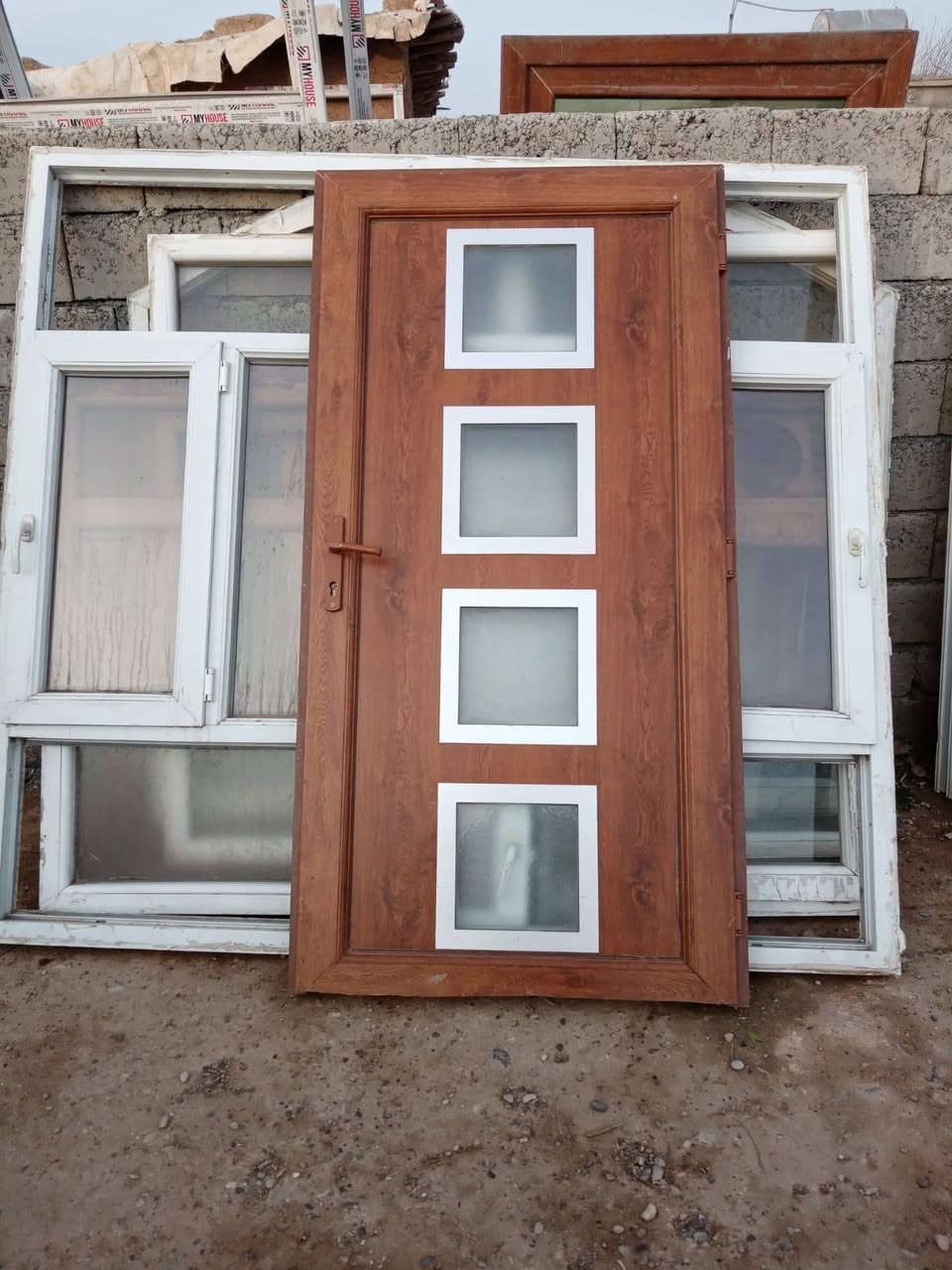 السلام عليكم..
وجبة جديدة من الابواب والشبابيك المستعملة والحديثة.
_تواليت غربي شغال ونظيف السعر ٣٥
للأستفسار ***********
*الابواب الجديدة كاملة مع الكيلون السعر (١٠٠ _٨٥)حسب النوع.
العنوان قرية شكرا
