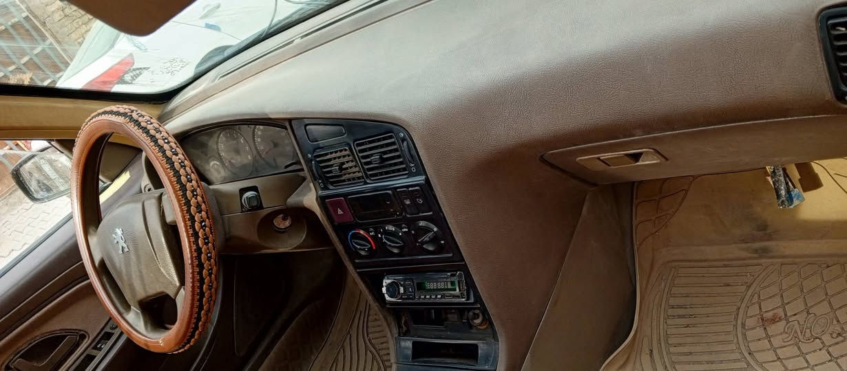 اسلام اعليكم بيجو 405 مكفوله كير ومكينة تبريد شغال مابيهة نقص مكاني ديوانية حي العسكري الشراي يتصل ع رقم السعر 37 وبيهة مجال ***********
