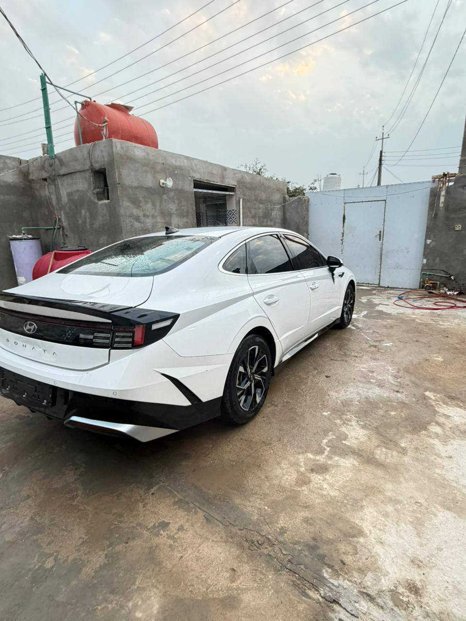 سوناتا للبيع 2024 بنزين وارد كوري اصل بعدهي مامرقمه اترقم اي محافظه السياره فول مواصفات عده التنته رادارات كاميرات ٣٦٠ درجه كشن خزن لداد دشبول نضام سبورت قياده ذاتيه توقف ذاتي شاشه كبير تتكون من ١٢ عينه متغيرت الشكل 
السياره إنه مستورده توه طابه بيه قطعتين صبق من كوريه 
مكانه الزبير
سعره 195 قابله للتفاوض
*********** البصرة, العراق
