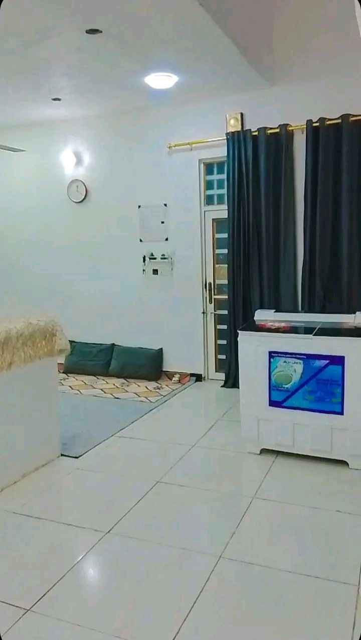 السلام عليكم 
بيت للبيع 100 متر ركن عالي عن الشارع طابو زراعي قريب الشارع 
يتكون من غرفه -صاله - مطبخ بناء بلوك سقف صب اساس حجر 
العنوان شارع المعمل مقابيل اسواق حسين الرماحي 

للاستفسار *********** النجف, العراق
