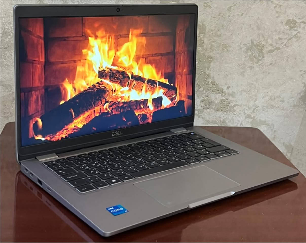 💻 للبيع: لاب توب Dell Latitude 5320 بحالة الوكالة (نظافة عالية جداً) ✨
إذا كنت تبحث عن الأداء السريع، الخفة، والنظافة الفائقة التي تشبه الأجهزة الجديدة تماماً، فهذا العرض لك! الجهاز مميز جداً ورشيق ومناسب للدراسة، العمل، والتنقل.
🔍 المواصفات التقنية (كما تظهر في ⁠image_5.png⁠ و ⁠image_2.png⁠):
 الموديل: Dell Latitude 5320
 المعالج: Intel® Core™ i5-1145G7 (الجيل الحادي عشر القوي والمسنود بميزة vPro)
 الذاكرة العشوائية (RAM): 8 GB بسرعة ممتازة 3200 MHz لمشاهدة تفاصيلها في ⁠image.png⁠
 الهارد (التخزين): 256 GB NVMe SSD (سريع جداً في الإقلاع وفتح البرامج)
 كارت الشاشة: Intel® Iris® Xe Graphics (ممتاز للبرامج الهندسية الخفيفة، المونتاج البسيط، والألعاب المتوسطة)
⭐ مميزات الجهاز:
 نظافة عالية: الجهاز شبه جديد، خالي من العيوب المصنعية أو الخدوش المؤثرة، وبحالة فنية ممتازة 100%.
 أداء مستقر حرارياً: المعالج يعمل بكفاءة واستهلاك الطاقة والحرارة ممتاز جداً (كما هو واضح في لقطات الأداء ببرنامج Task Manager في ⁠image_2.png⁠).
 شاشة مريحة وعملية: حجم مثالي للتنقل مع لوحة مفاتيح مريحة جداً تدعم اللغة العربية.
السعر :350الف دينار عراقي شامل التوصيل 📦🚚
📞***********
متوفر واتساب وماسنجر للحجز والاستفسار
