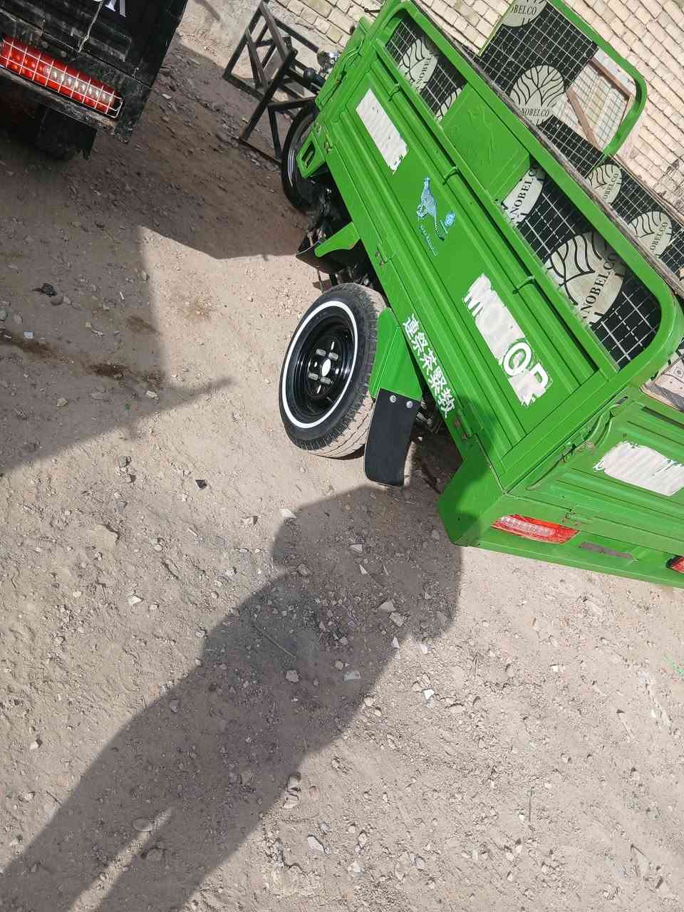 سلام عليكم ستوته البيع مديل 25اوراق سكنر  مكان بغداد المعامل  سعر2400وبيهه مجال شي قليل رقمي ***********
