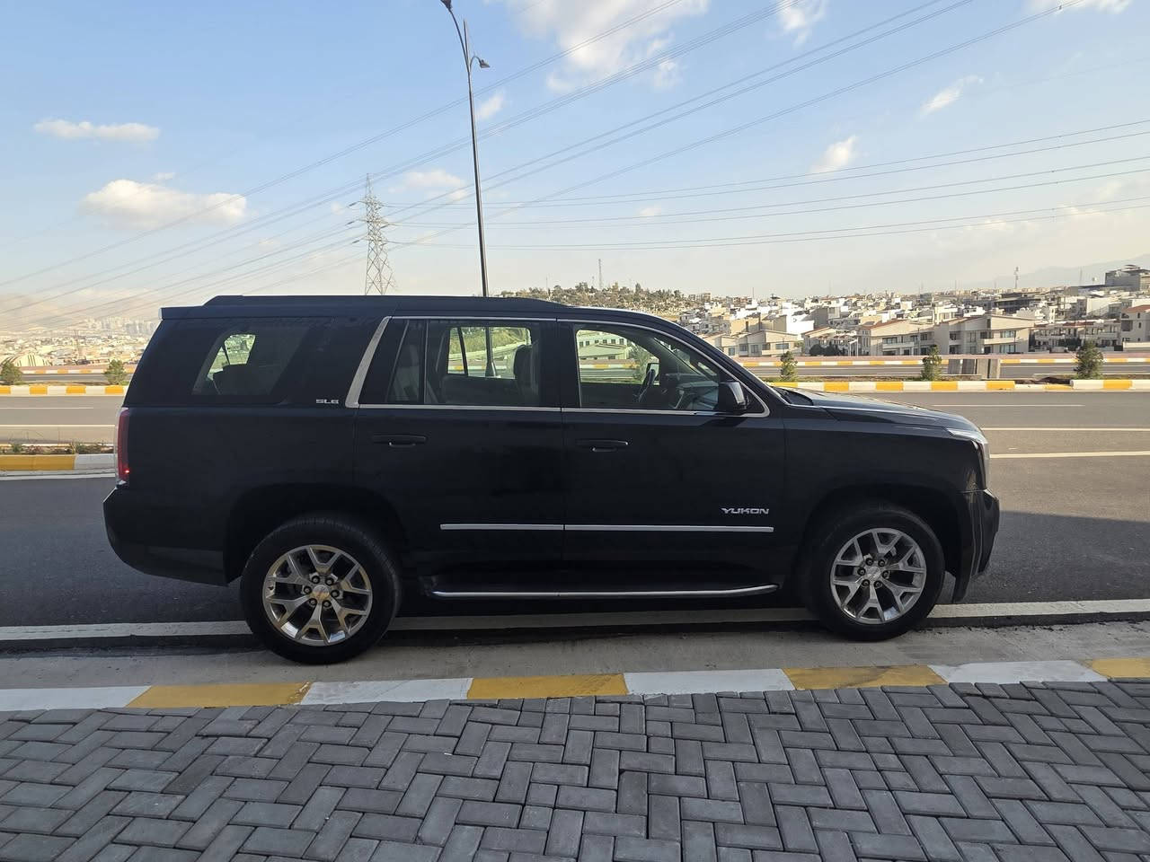 Gmc sle 2018 
جی ئیم سی ٢٠١٨
وارد خیلجی 
ماشي 83000 کم 
دبل اکسل 
رادار 
شاشە 
کامیرا 
کشن كهربائي 
سيارة بدون صبغ 
بس بي شوية بارد 
محرك او كير كلشي بشرط مامفتوح 
سنوي جديد

مكان سليمانية
رقم الهاتف : ***********
