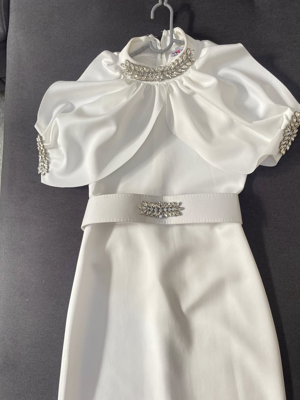 فستان عقد يجنن ملبوس ساعه فقط
ماخذته من فيولا ببغداد
مجسم ع الجسم يلبس قياس من 36 الى 40 يكعد قالب يفصل الجسم يجنن وكشخه
نظيف جدا جدا
سحاب خلفي
الطول 125 يوصل تحت الركب
خامه ليگرا تجنن
حزام دكم ع الخصر
الصور واضحه جداً نفس الحقيقه ضبط 
ماخذته ب60 اريده قفل 30 
متوفر توصيل


**إذا كنت صاحب هذا الإعلان وتريد حذفه لأي سبب، رجاءا أرسل رسالة إلى الدعم الفني**