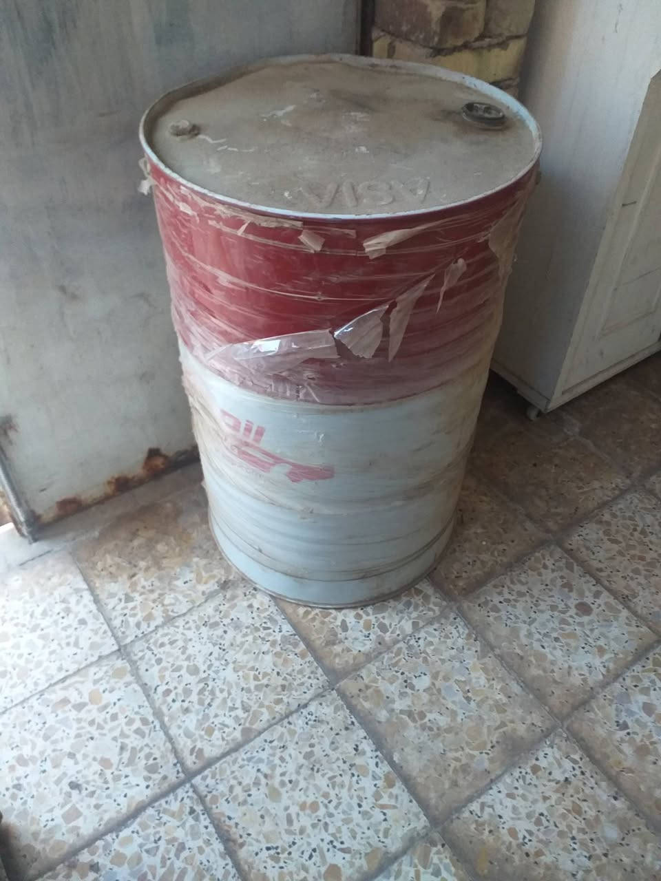 مولده استرا للبيع شغاله
برميل نفط للبيع
ت***********
