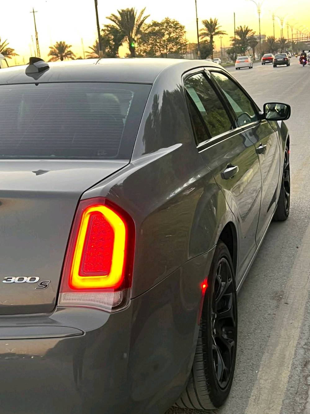 اوباما كرايسلر موديل 2019 300S
مكفولة بدون صبغ الحادث مرفق في الصور السيارة جديدة 
السيارة هزة وسنويه جديدة مابيه اي نقص كاملة 
