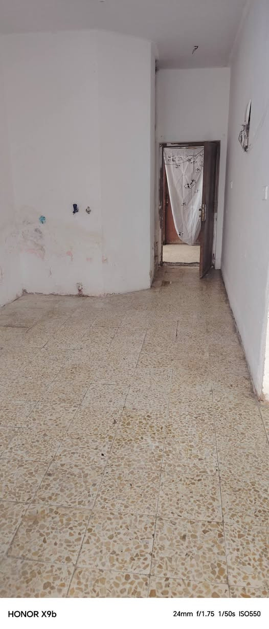 يوجد لدينا
شقه للايجار طابق اول

غرفتين كلدور مطبخ صحيات

سعر الاجار 250 الف

الماء والكهرباء والانترنت واصل علينا

حله حي المهندسين قرب مركز تأهيل الجرحى

للاستفسار الاتصال على الرقم ***********
