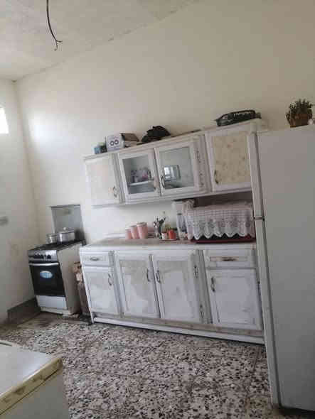 دار للبيع
 مساحه 100متر مصف الركن السعر 25  بي مجال بسيط 

العنوان نجف كوفه شارع المعمل شارع البيطره    قريب شارع   كافه الخدمات مدارس حكوميه واهليه أسواق سوك خطوط طلاب انترنيت ظوئي اباب البيت مولد وطني مع كيزر تانكي مباشر من صاحب البيت 
يحتوي ع غرفه كبيره وصاله  ومطبخ كبير وصحيات ومنور  وساحه 10ب 4 وبي مكان تكدر تبني بي غرفه او استقبال مال جناي *********** رقم صاحب البيت ابو علي
