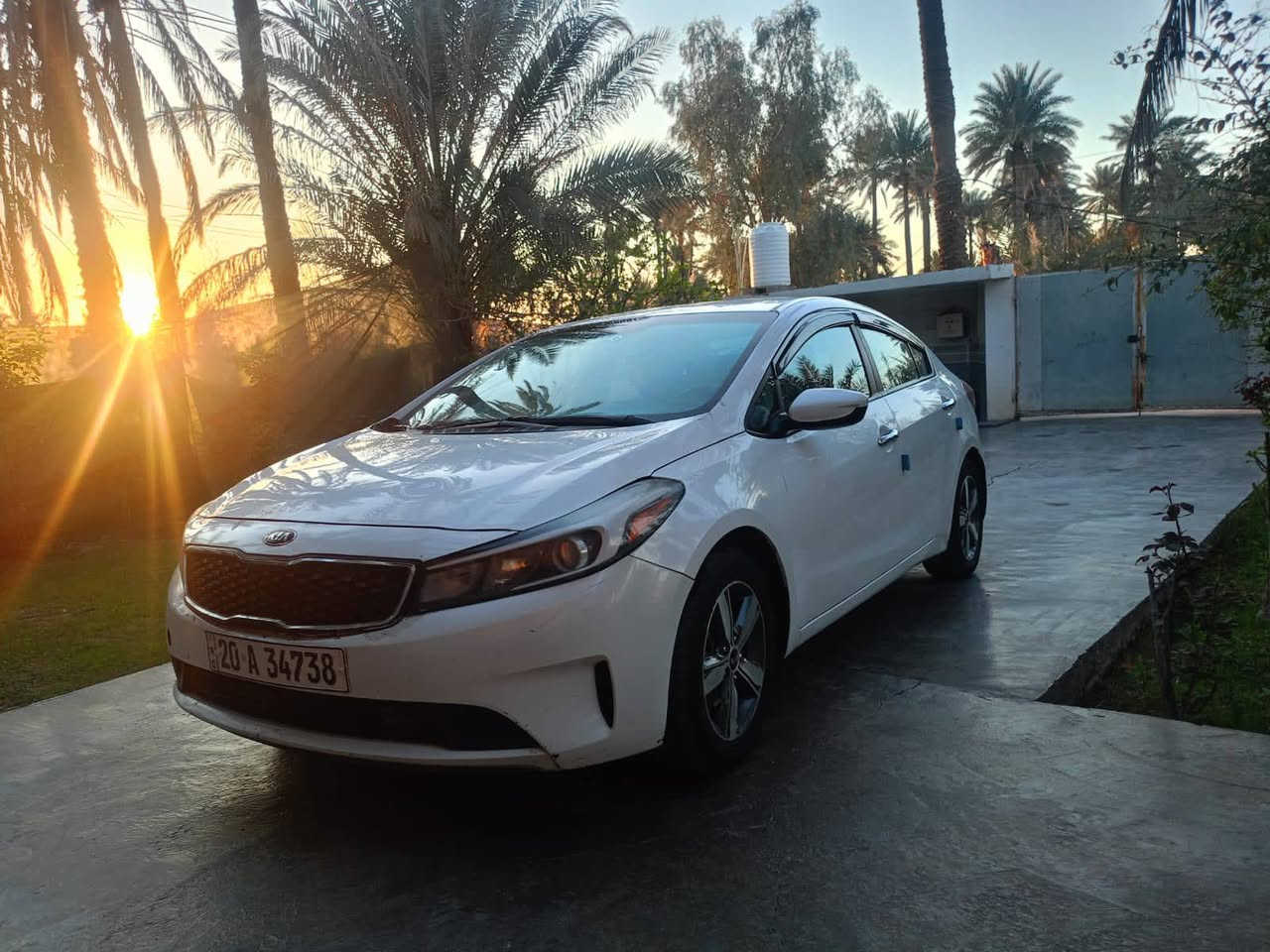 السلام عليكم رمضان كريم كيا فورتي موديل 2018 سياره جديده ومال بيت ضررها مال امريكا بس البنيد سياره بدون اي داخل ماكينه جديده بالكيس مال حاويه جير جديد صدر امامي صدر خلفي تخم تاير كله جديد تدفئه تبريد كله شغال سياره بها اربع قطع صبغ اثر شخوط سياره ما تصف عليها ولا دينار سياره كلش نظيفه العنوان ديالى بعقوبه سعر السياره 105 وبيها مجال اني مكلف بالنشر هذا رقم صاحبها :
‏‪***********‬‏
