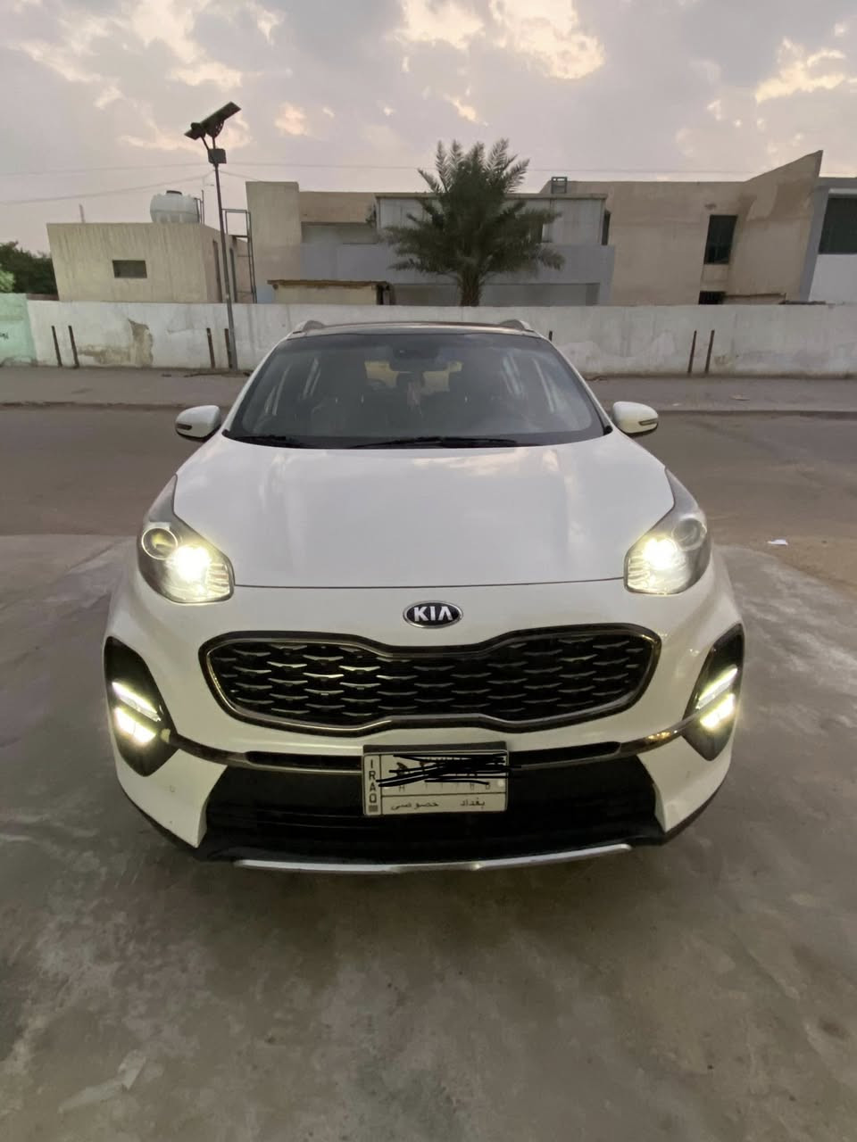 نظيف و فول و مكفول
سبورتج 2020 جيتي لاين خليجي
لون ابيض
فول مواصفات للاخير
بنوراما 
اوتو هولد
هاند بريك بصمه
مود درايف
حساسات امامي خلفي
شاشة بلادية مو تركيب
كامره خلفية بلادية
مناخين تبريد
محرك 2000 دوش كفالة
ماشية ٨٧ الف كيلو فقط حقيقي
لايت زينون
كشافات ضباب
و هواي مواصفات ميخلصن 
——————
موقعها بغداد/ جميلة
———
سعرها 225 ورقه و بيها مجال ان شاء الله
رقم هاتف 
0774 430 5500
