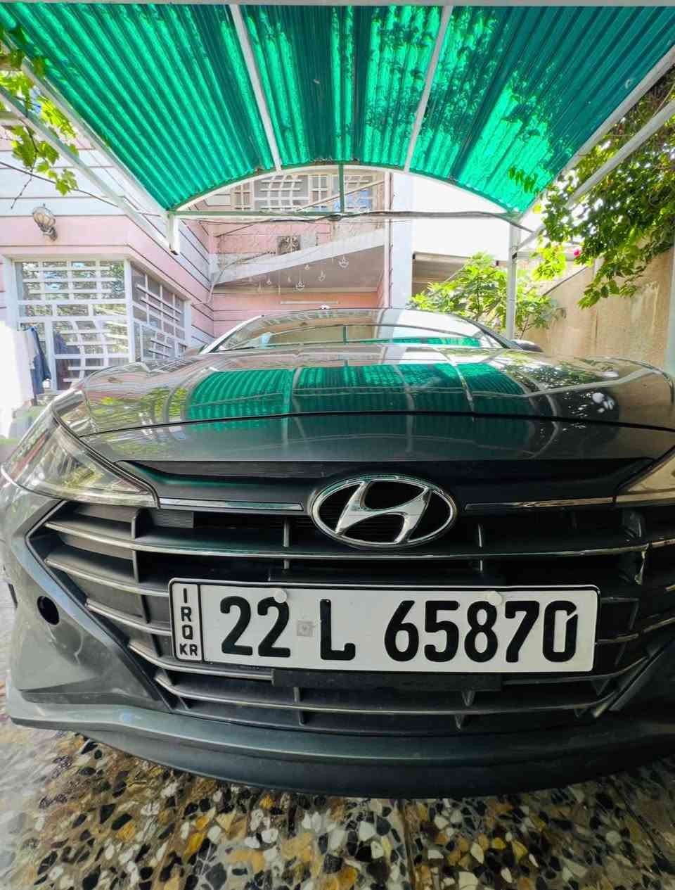 هيونداي إلنترا 2019
مكاني بغداد السيارة 
رقم أربيل 
 لون فيلي 
محرك 2000 دوش 
كير AT 
محرك و كير مكفولات 

السيارة وارد أمريكي بضرر خلفي فقط (صندوق ودعامية) الصور مرفقة بالمنشور 
بدون أير باك 

السيارة بأمريكا ماشية 59,000 ميل حالياً 78,000 ميل 

السونار الموجود بالمنشور سويتة من اخذت السيارة ب ٢٠٢٣ ، ضيف عليه طخة خفيفة بالهلال الأيمن الخلفي 
السعر  138 ورقة 
للاستفسار الاتصال على الرقم: 
[ *********** ] بغداد, العراق
