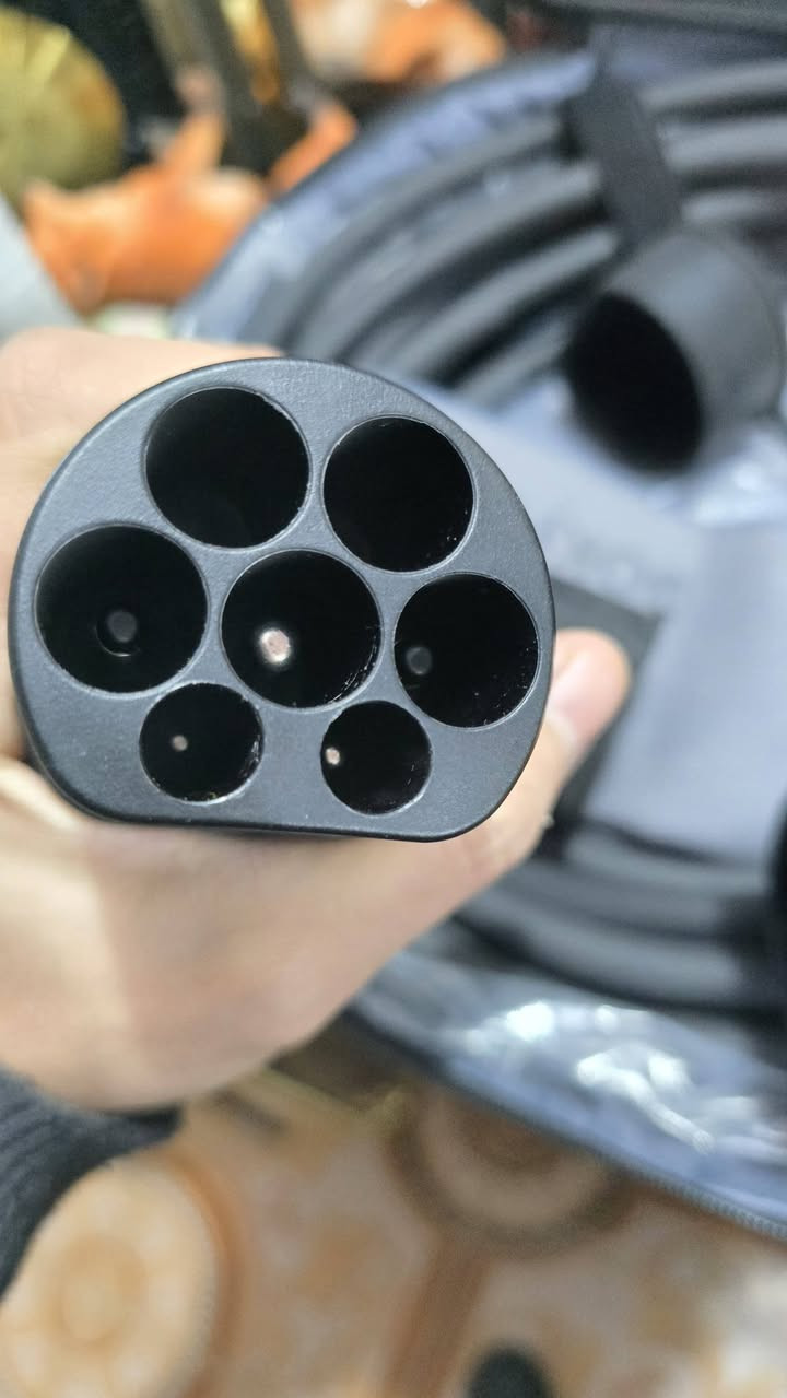 كيبل شحن طلعلي بل بضاعه اوربية جديد ما مستخدم 
سعرة خاص واهاذا رقمي بي واتساب ***********
