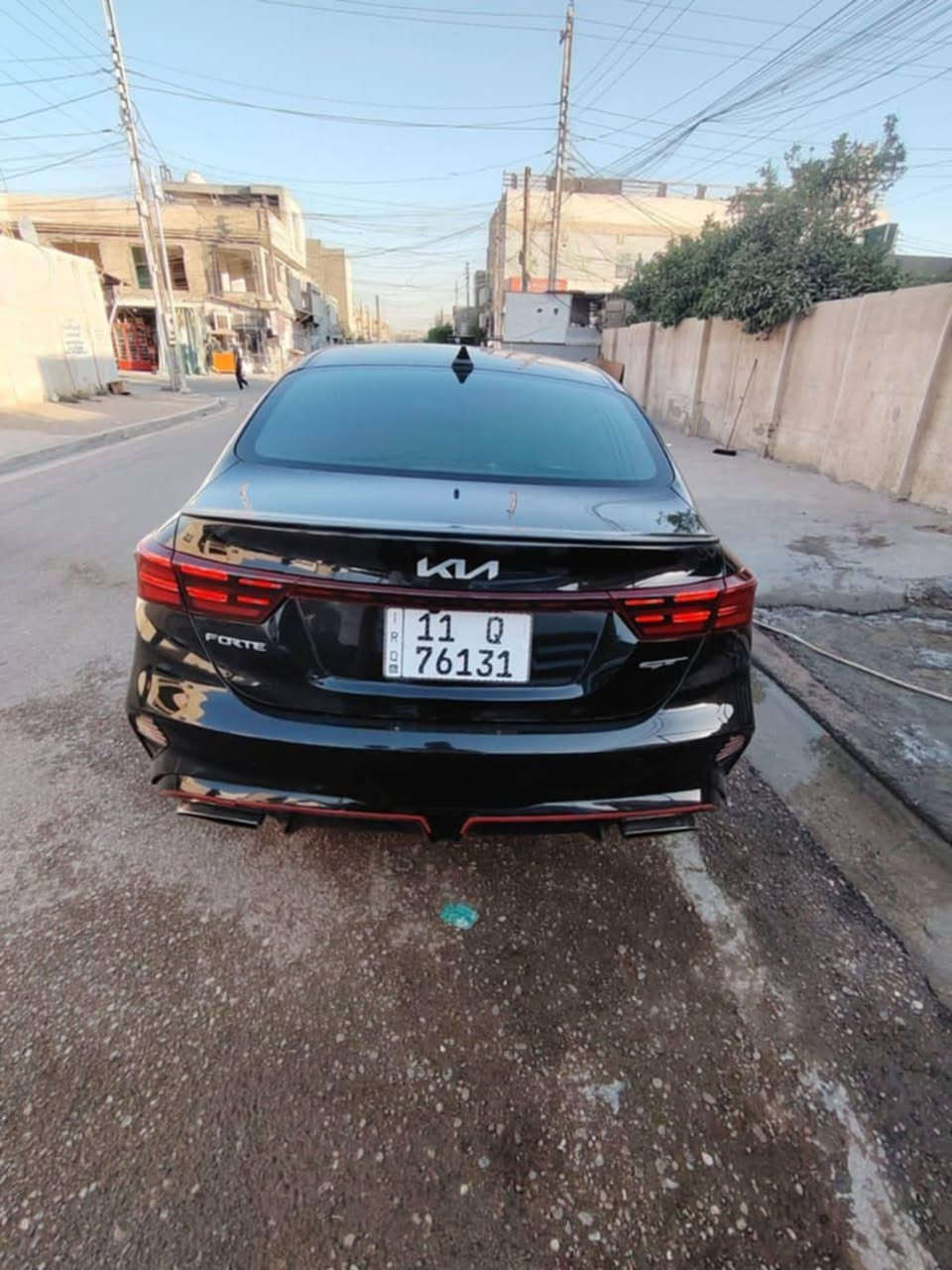 السلام عليكم 
كيا فورتي 2023
فول من عدا الفتحة
حادثه بنيد فقط 
السعر 145$
المكان بغداد الدورة
الرقم/ ***********
