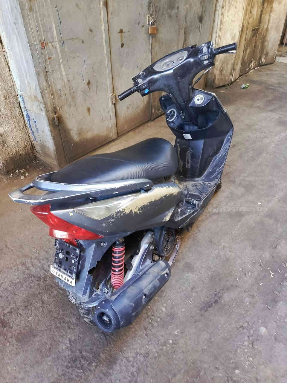 السلام عليكم شباب ثعلب للبيع دراجه حلوه كهربائيات شغاله سلف شغال 58 ماكينتها مكانيد مكان 400 بيها مجال***********
