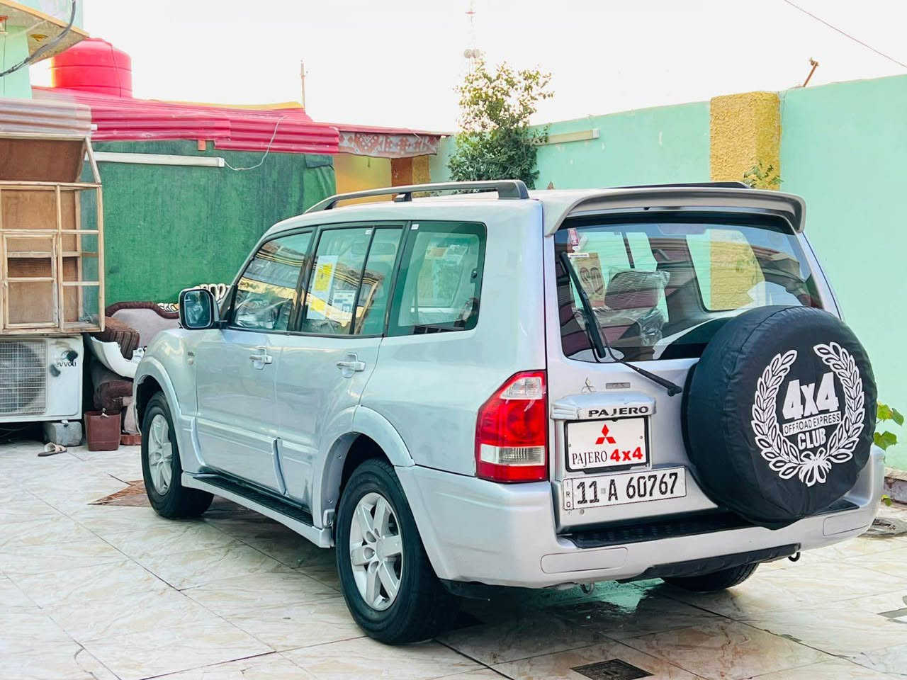 السلام عليكم للبيع سيارة باجيرو مديل 2006 خليجي فول مواصفات رقم انكليزي كفالة من الكص والنقل والضربة والصبغ مكينة وكير بلاد مكفولات حدادة مية بالمية تخم تاير ويل كب جديد مرايات شفط اريل كهـربائي لايت زنون تبريد 3 قطع فول شاشة تاب اصلي مضخمات سيارة جاهزه من كلشي كهربائيات كلها شغالة العنوان البصرة مصفى النفط السعر 83 
*********** البصرة, العراق
