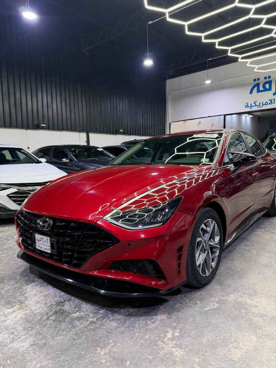 السلام عليكم اول شي نذكر رسول الله وآل بيته هونداي سوناتا موديل 23

وارد امريكي الضرر جاملغ وبنيد فقط 

محرك 2500 

بدون رقم 

رادارات اماميه خلفيه جانبيه 

تحديد مسار 

توقف ذاتي 

العداد 52,600 

كشن كهربائي تدفئه 

تحكمات ستيرن 

شاشه كبيره وباقي المواصفات اللي معروفه بالسوناتا

صاحب المعرض1 علي الكرعاوي.                                     صاحب المعرض2 مصطفى شعبان                                        رقم المعرض: ***********. سعر السياره 145
