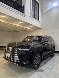 لكزس LX600 • ٢٠٢٣ • وارد خليجي