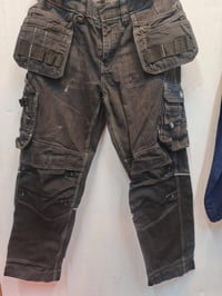 متوفر بنطرون عمل اوربيه متوفر جميع قياسات متوفر توصيل جميع محافظات 077...