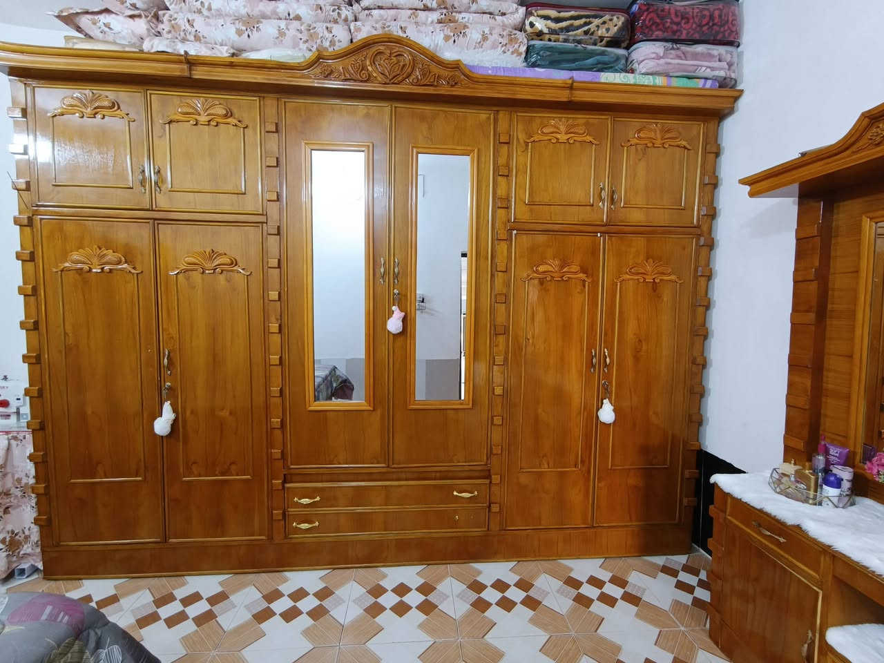 غرفه نوم فول نضافه مستعمله بس 3اشهر اخذته 2250 اريده ب2000
‏‪***********‬‏ فقط واتساب
