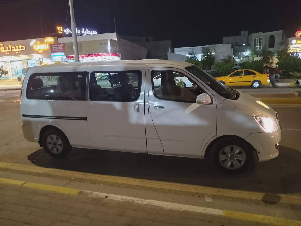 للبيع او مراوس ب شيري عاليه
فتون موديل ٢٠١٤ رقم ميسان سيارة جاهزه من كل شي مابيها نقص فقط تبريد سيارة نضيفه لون ابيض ١١راكب بيها منضومه غاز يعني تنسه صرف اقتصادية حيل تفويله مالتها ١١ الف بيها ضربه بل جاملغ الأمامي عكس سايق وتكمه رايدها ب ٦٥ بيها مجال قليل
مكان السيارة الرمادي 5 كيلو
محرك مسبوشي بانزين وغاز بلادي
رقم ***********
