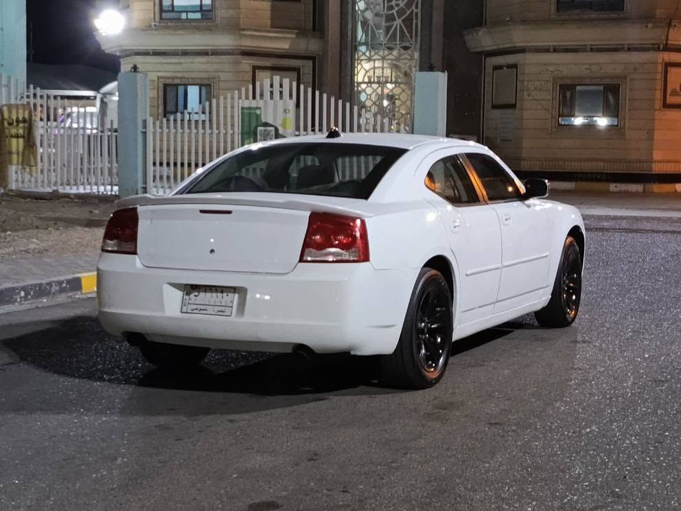 السلام عليكم 
دوج جارجر  مديل2010
كندي بيها قطعتين صبغ باب وجاملغ مكينه 6  سلندر 3500 كير ومكينه وتبريد وحداده خير من الله سياره بااسمي تحويل ثاني مكاني بصره سعرها 110 وبيها مجال مامتواجد بلنت اتصل وتدلل *********** البصرة, العراق

