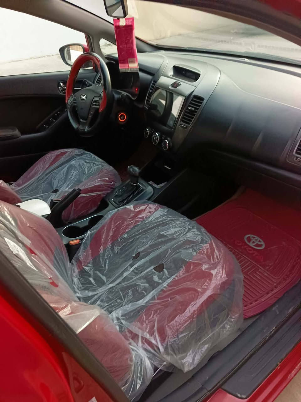 سلام عليكم سيارة للبيع 
سيراتو موديل 2016رقم بغداد دولي لون احمر ماروني مكينه حجم 200 الجبير للاستفسار اكثر خاص 
مكانها النجف قرية الغدير


**إذا كنت صاحب هذا الإعلان وتريد حذفه لأي سبب، رجاءا أرسل رسالة إلى الدعم الفني**