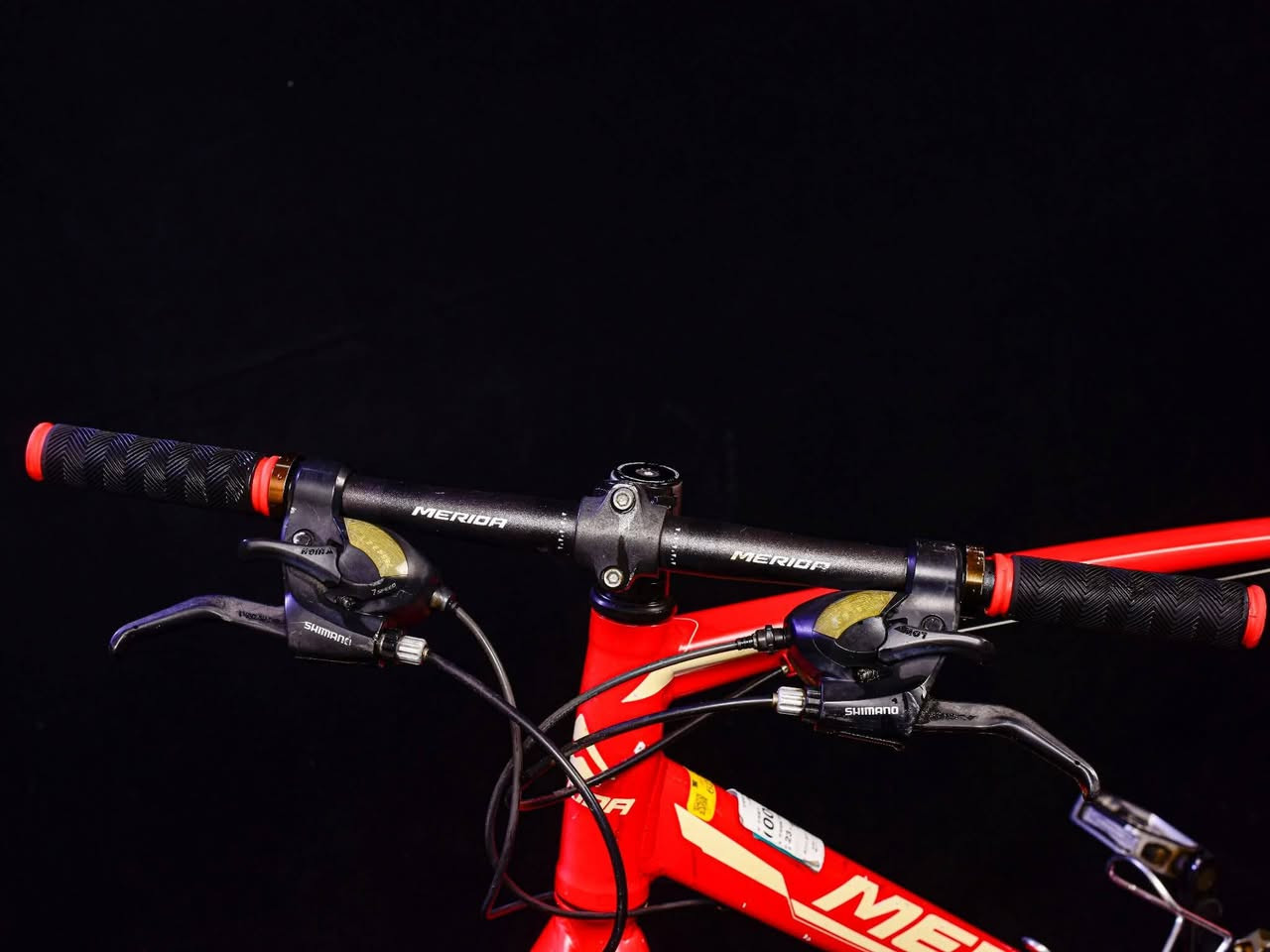 دراجة ميردا للبيع 
‏
‏حجم ٢٨ فريم ٥٠ 
‏
‏كله ختم واحد من ركبة وسرج وستيرن وويالة وكلشي ختم واحد  
‏
‏بريكات تيكترو اصليات تايرات kenda اصليات 
‏
‏البايك نظيف نظافة ٩٥٪ 
‏
‏سستم تورني شيمانو 
‏
‏Crossway100 اسم البايك 
‏
‏
‏السعر 300 وبي مجال بسيط 
‏
‏المكان بغداد الدورة 
‏
‏***********
