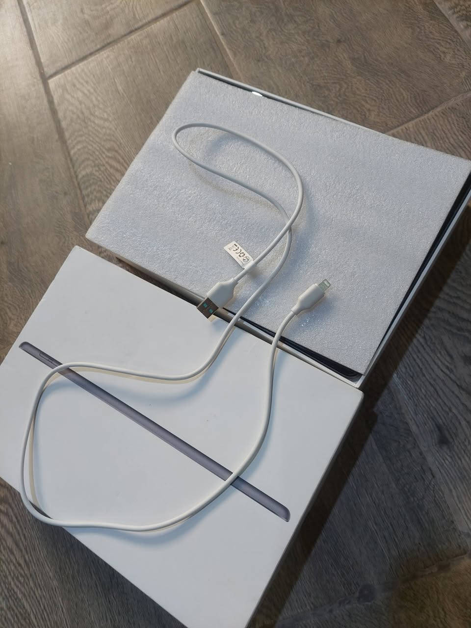 Apple iPad 9 (Wi-Fi + Cellular) – 64GB

الأيباد حالته زيرو زي ما هو واضح، مافيهوش أي خدوش
نسخة الشريحة + Wi-Fi
معاه العلبة الأصلية (Box) + وصلة USB للشحن و عليه سكرينة
سبب البيع: اشتريت موديل أحدث


**إذا كنت صاحب هذا الإعلان وتريد حذفه لأي سبب، رجاءا أرسل رسالة إلى الدعم الفني**