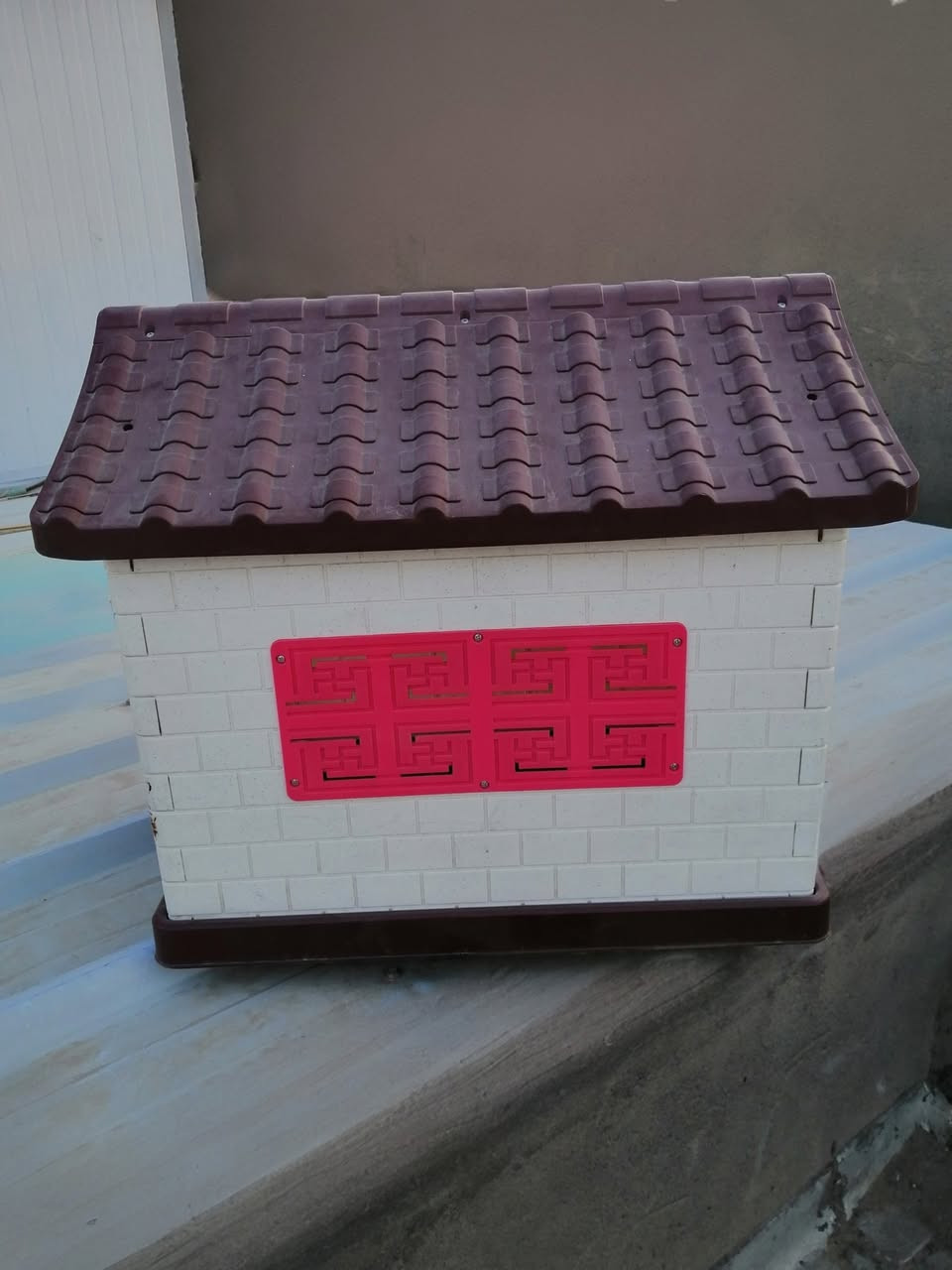 بيت حجم كبير للحيوانات الأليفة نظيف سعره ٦٠ الف وبي مجال للشراي للاستفسار مكاني البصره دور النفط للاستفسار خاص او على رقم الواتساب ***********
