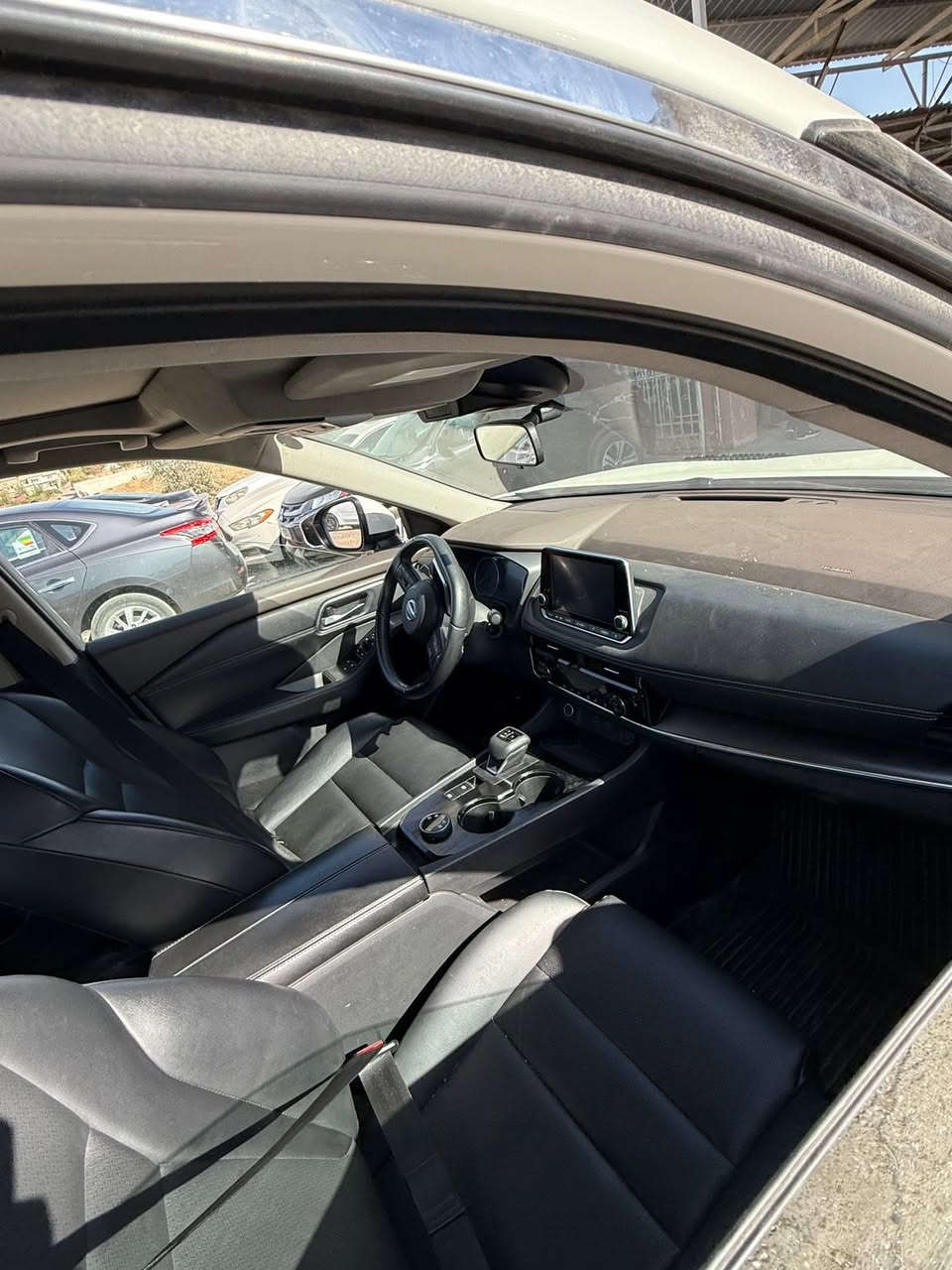 نيسان روج
موديل 2021
فول مواصفات 
بانواما 
فور ويل 
خمسه كامرات 
ماشي 42000 ميل 
الحادث جاملغ بونت بدون دواخل 
يرباك ستيرن
***********
