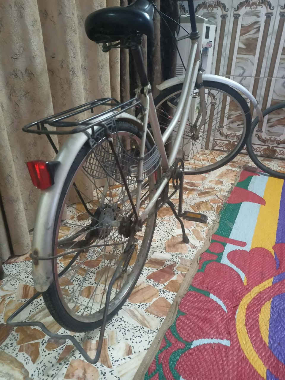 بايسكل بناتي جديد ونضيف
كلش تايرات خلفي وامامي جدد ماماشيات مع جوابه 
زنجيل جديد بريكات شغاله 
مابي كل نقص للبيع 
بسعر. 65 الف واكو توصيل داخل الحسينيه فقط


**إذا كنت صاحب هذا الإعلان وتريد حذفه لأي سبب، رجاءا أرسل رسالة إلى الدعم الفني**