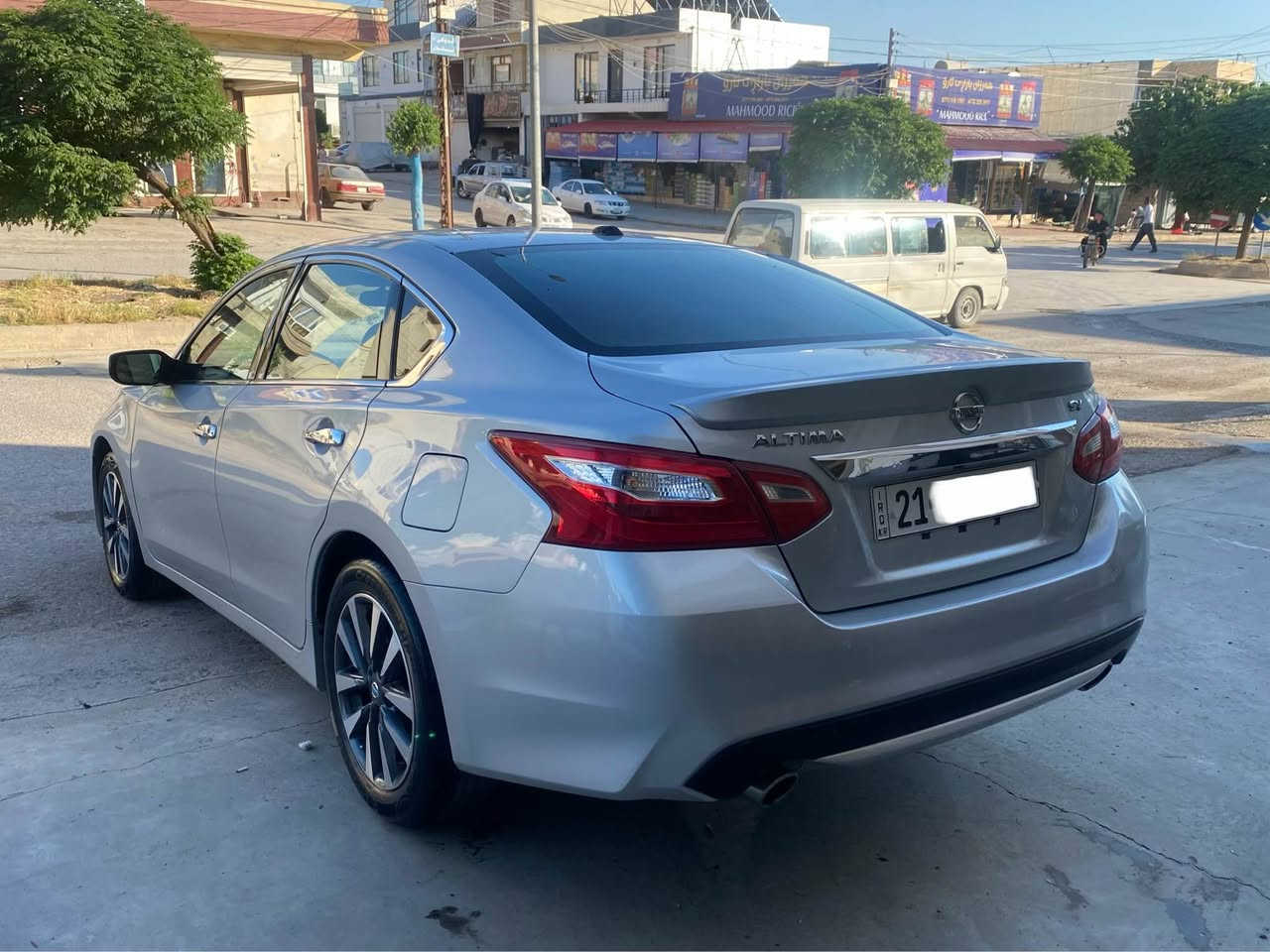 Nissan Altima 2017 SV
مۆدێل ٢٠١٧
ڕەقەم سلێمانی و سەنەوی تا ٢٠٣٠ تازەیە 
١ پارچە بۆیاخ بێ ناو چەمەلەخی پێشەوە
هەردوو بەسمەی بیلادی لەگەڵە 
مواسەفات ئێس ڤی SV 
ڕاداری ئاوێنە 
بلاجکتۆر
کامێرا 
شەخال
کوشن کارەبا
ئیکۆ
ناو و دەرەوەی سفرە 
سەیارەیەکی زۆر لۆک و تایبەتە سێرڤسی کاملی بۆ کراوە
بەڕادی خاریجی بۆ بەسراوە بێخەم لێخوڕە بۆخۆت
گێڕ و مەکینەی نەکراوەتەوە لۆک 
بەردی ساڵانسای بیلاد
٤ تایەی تازە
لە دەعامی دواوە بۆ دەعامی پێشەوە بەشەرت
نرخ ١١٩ کەمێک معامەلە
ژ.م *********** دخان, السليمانية
