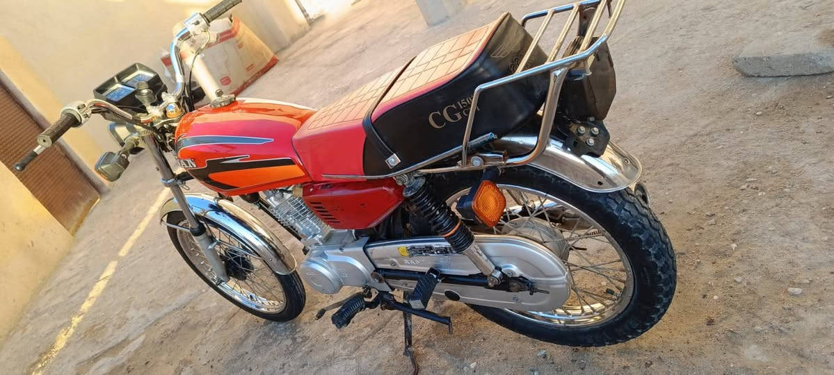 سلام عليكم دراجه لبيع دراجه جديده وكامله من كلشي مكان الدراجه بصره سفوان *********** سعر ٥٠٠ غفل موديل ٢٠٢٤
