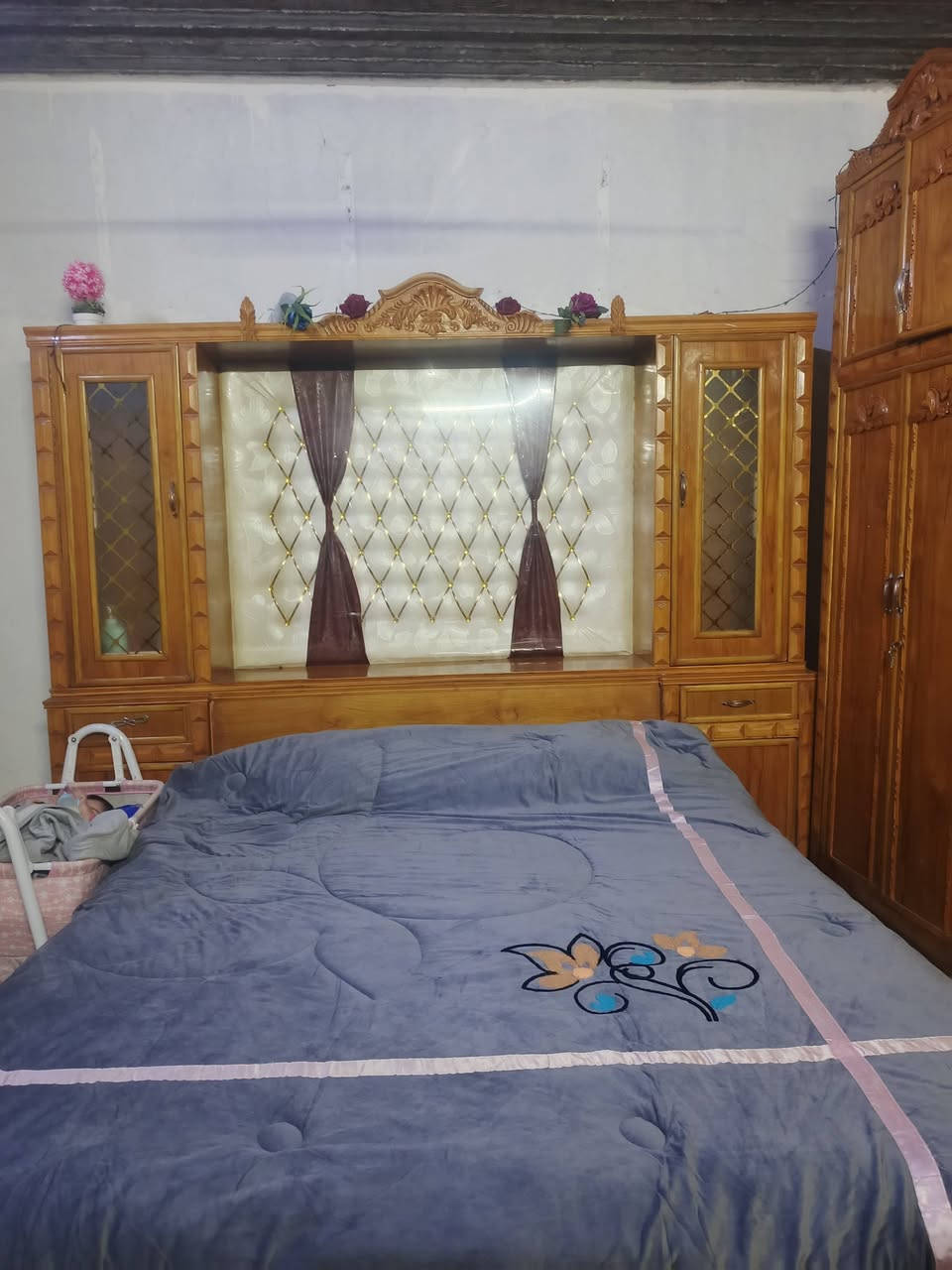 السعر عل خاص رقم التلفون ***********
