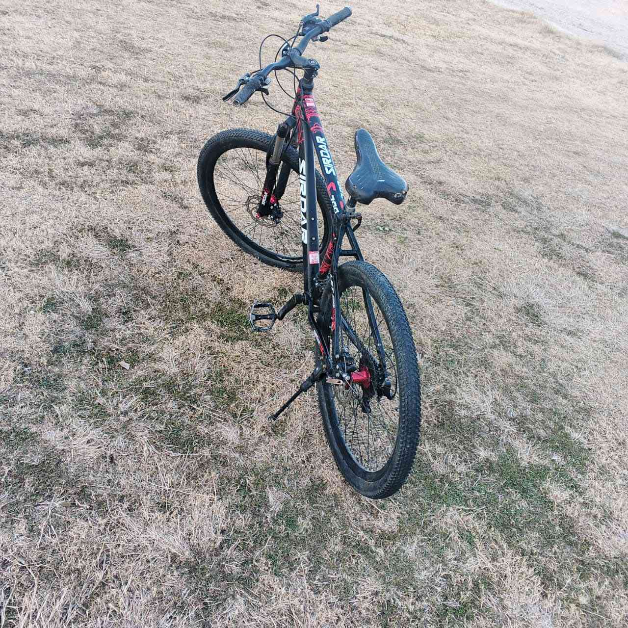 بايسكل جبلي للبيع
حجم 27
استعمال قليل جدا
المكينه 9 سرع  الخلفي والامامي 3 
دبلات ينطفن ويشتغلن 
السعر 100 الف قفل 
مكاني جزيرة الخالدية 
الرقم :***********
