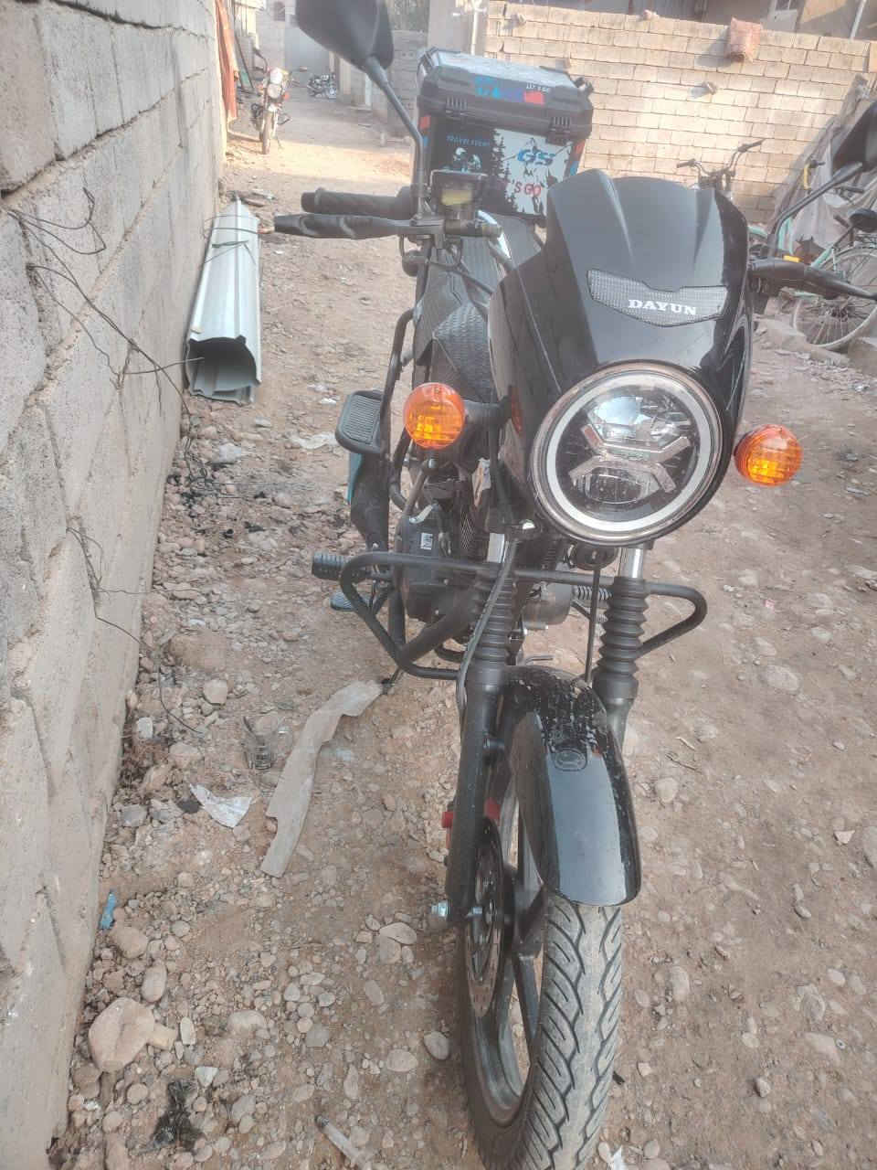 السلام عليكم
دراجه دايوان 25للبيع الدراجه زيرو قبل شهر شديتها السعر خاص اوراق سحب الشراي يتصل ***********
