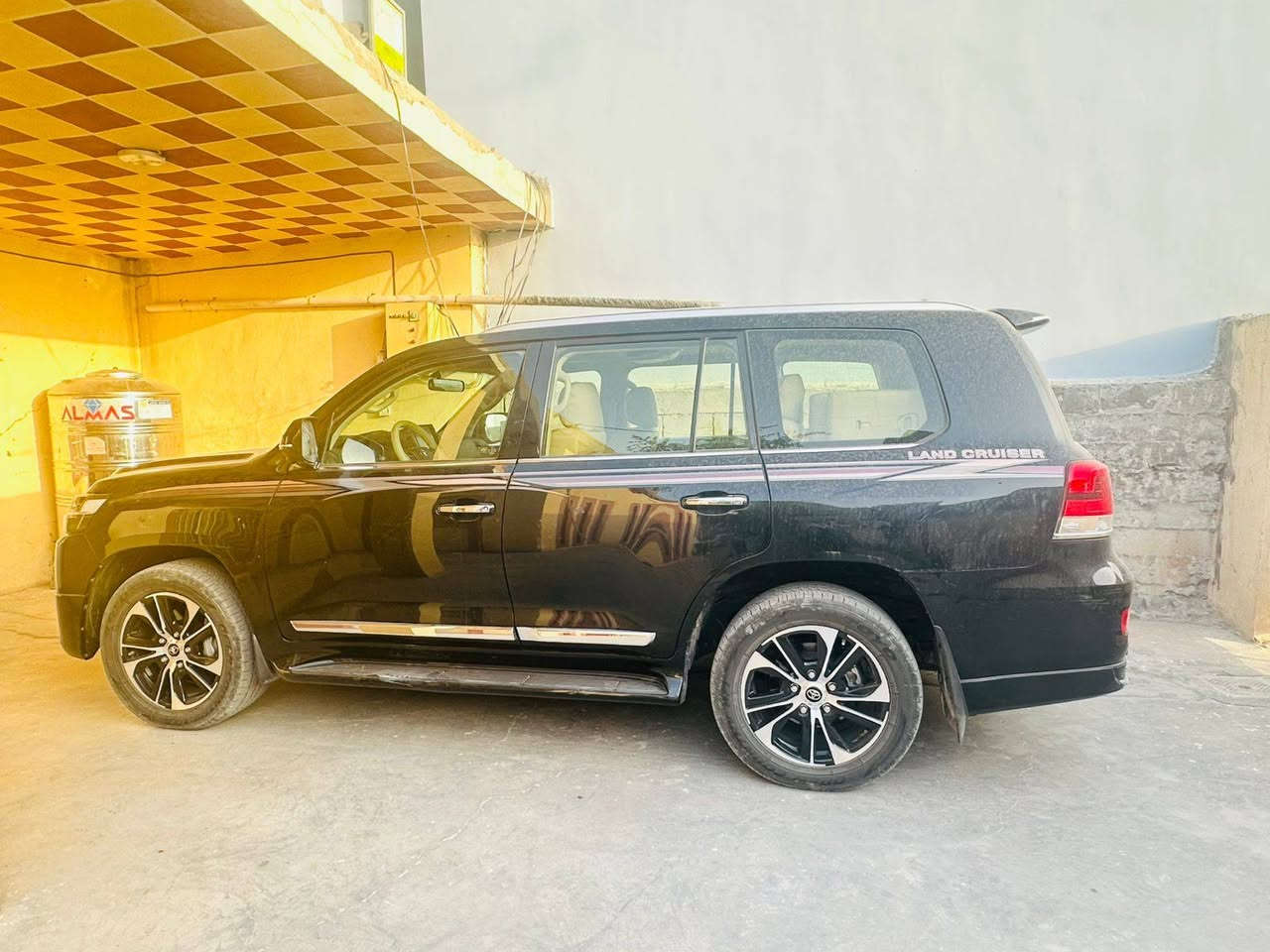 للبيع لاندكروز 2021 بريم اصل بيهه بارد قليل للأستفسار  ***********
***********
