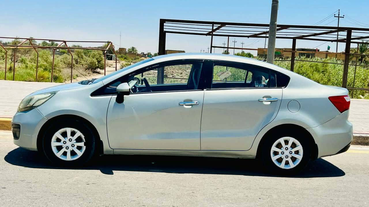 سلام عليكم للبيع سياره كيا ريو موديل 2014 مكينه 1600 كير  ومكينه تبريد تخم تأير حداديه شرط سنويه جديده بسمي رقم نكليزي  بيها  رشات بل بيبان فقط  السعر 70وبيه مجال***********
