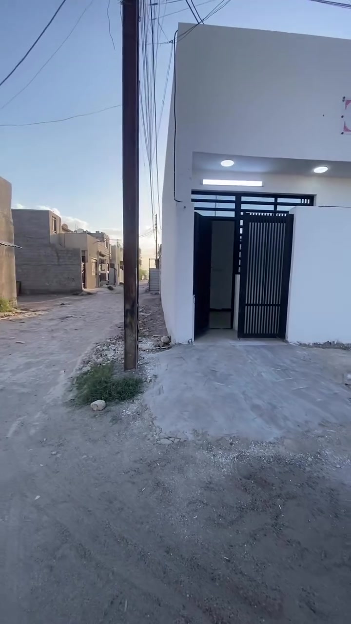 مشتمل مساحة ٥٥متر  ركن اصلي
بناء حديث ٢٠٢٦ على شارع ١٥متر كامل مكمل البيت جديد منطقة ١١الف السوداني 

***********
