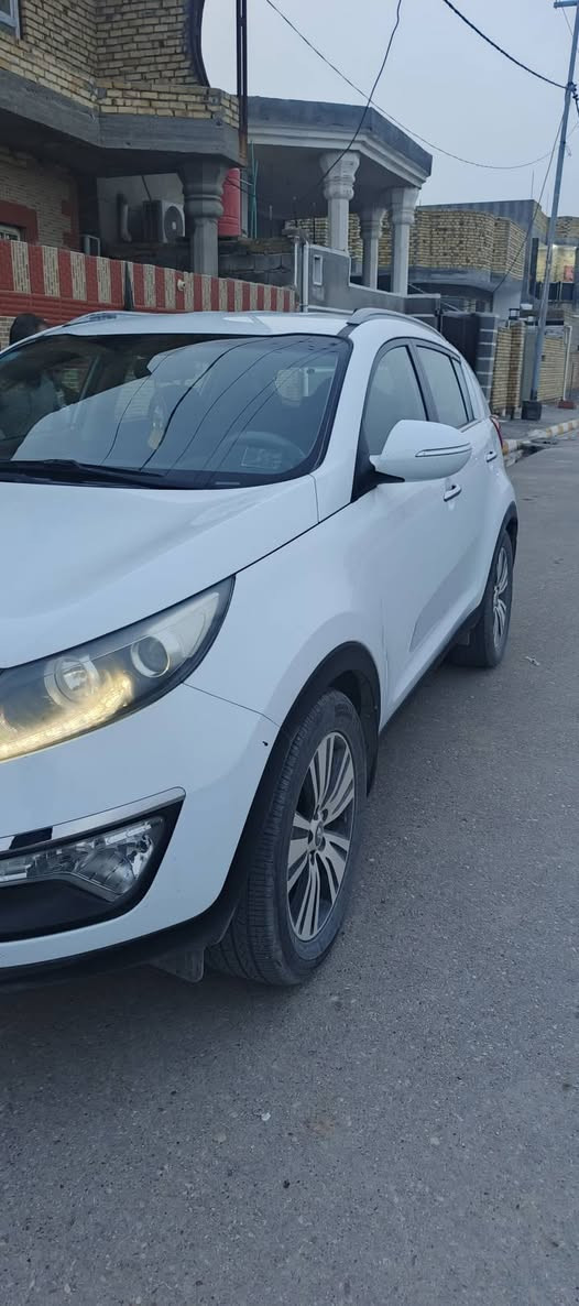 السلام عليكم سبورتج خليجي 2016 رقم واسط نگليزي مكفولة كفلة عامة من كل شي جاهزة عل اخير بسمي تخم تاير جديد سيارة حلوة جديدة السعر 180بيها مجال  مكان كوت واسط مركز المدينة
***********
‏‪***********‬‏
