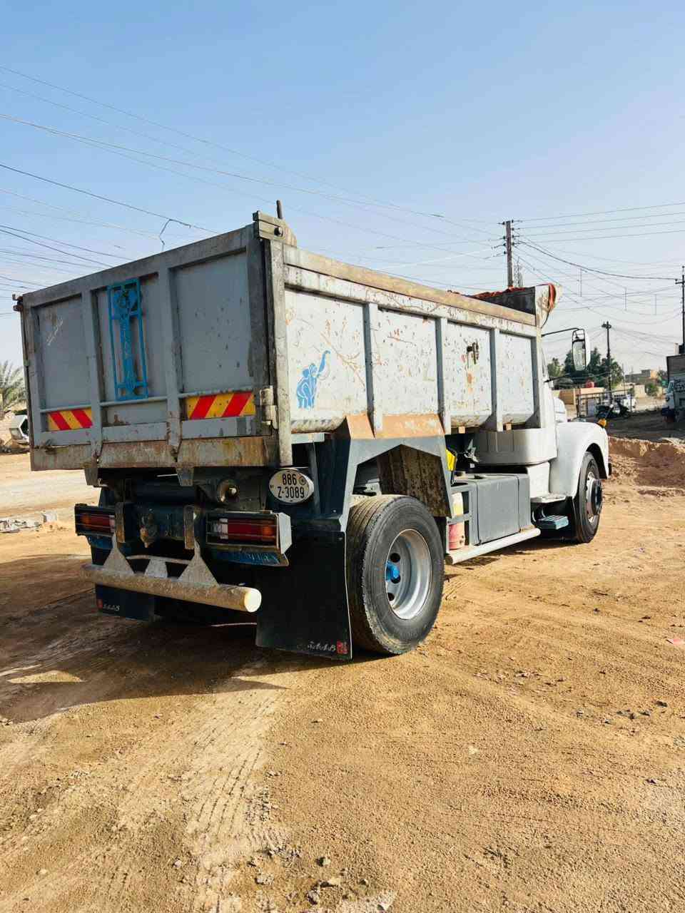السلام عليكم سكانيا  111 رقم واسط نكليزي  موديل 80
محرك سوبر  تبريد شغال كير 5 ب 5
اكسل وسطاني تخم تاير  ***********
‏‪***********‬‏ العنوان بغداد الشعب عيد النشر بسبب الوعود الكاذبه
