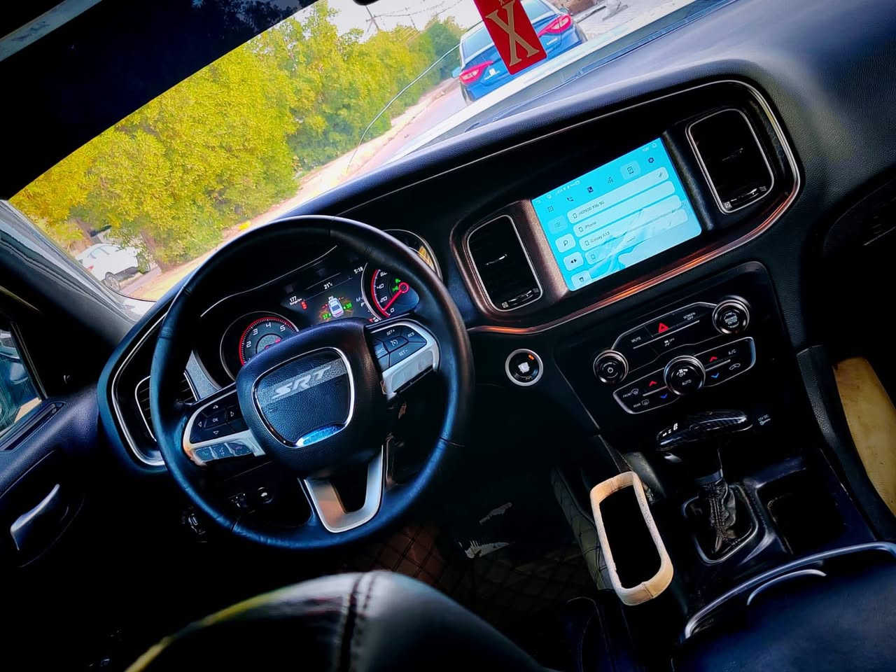 جارجر 2017 اصل رقم بغداد
مكينه 6 سلندر 3.6
كير طيارة
شاشه كبيرة
كشنات جلد كهرباء
تدفئه تبريد بالكشنات

ماشيه 100 الف
حادثها جاملغ امامي  موضح بالصور وبيها صبغ حزام
مكانها كربلاء
***********
السعر 158 ورقه
