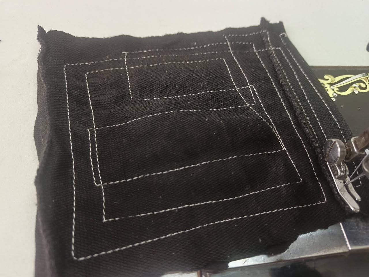 مكينة خياطة ام الفراشة الاصلية يدوية بدون كهرباء خياطهه كلش حلو و تخيط جميع انواع الاقمشة للبيع 

السعر : مع الميز 90 الف 
         بدون ميز 65 الف 

يوجد توصيل لكل المحافظات

للاستفسار والحجز راسلونا على خاص 
او الواتساب  *********** 

https://wa.me/9647762422906
