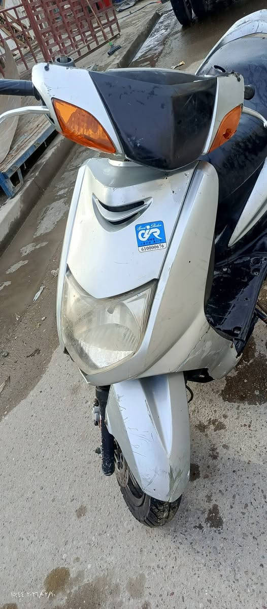 سكنس نثية ياباني 110
شغالة نص نكرة سلف وهندر  كهربائيات كلهة تشتغل
كاملة كفرات ابلادية  مكينة ناعمة خرسة 
تايرات جدد  اوراقهة كاملة اصولي منفيز مدفوع كمرك
وصل معرض.  السعر 450 وبيهة مجال 
عنوان/ البلديات الصحفين / هاتف ***********
