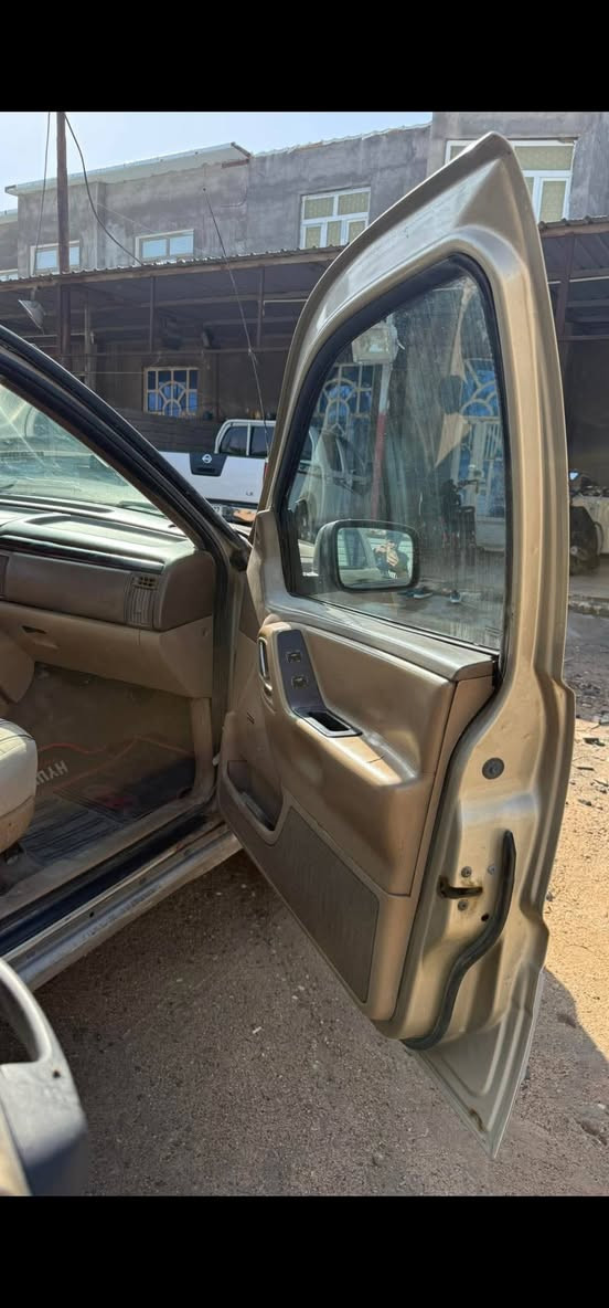 جيب كراند شيروكي موديل 2000 ..
باسمي سنويه ل2031 وهزه قبل كم يوم .. 
رقم انكليزي الجديد .. 
سيارة 🚗 جاهزه كير محرك تبريد حداديه كهربائيات طخم تايرات جدد مابيها نقص . محرك فيفيتي 3000 .. 
شاشة عريضه وسستم صوت شادهن بورقتين .  
السعر 58 ..


**إذا كنت صاحب هذا الإعلان وتريد حذفه لأي سبب، رجاءا أرسل رسالة إلى الدعم الفني**