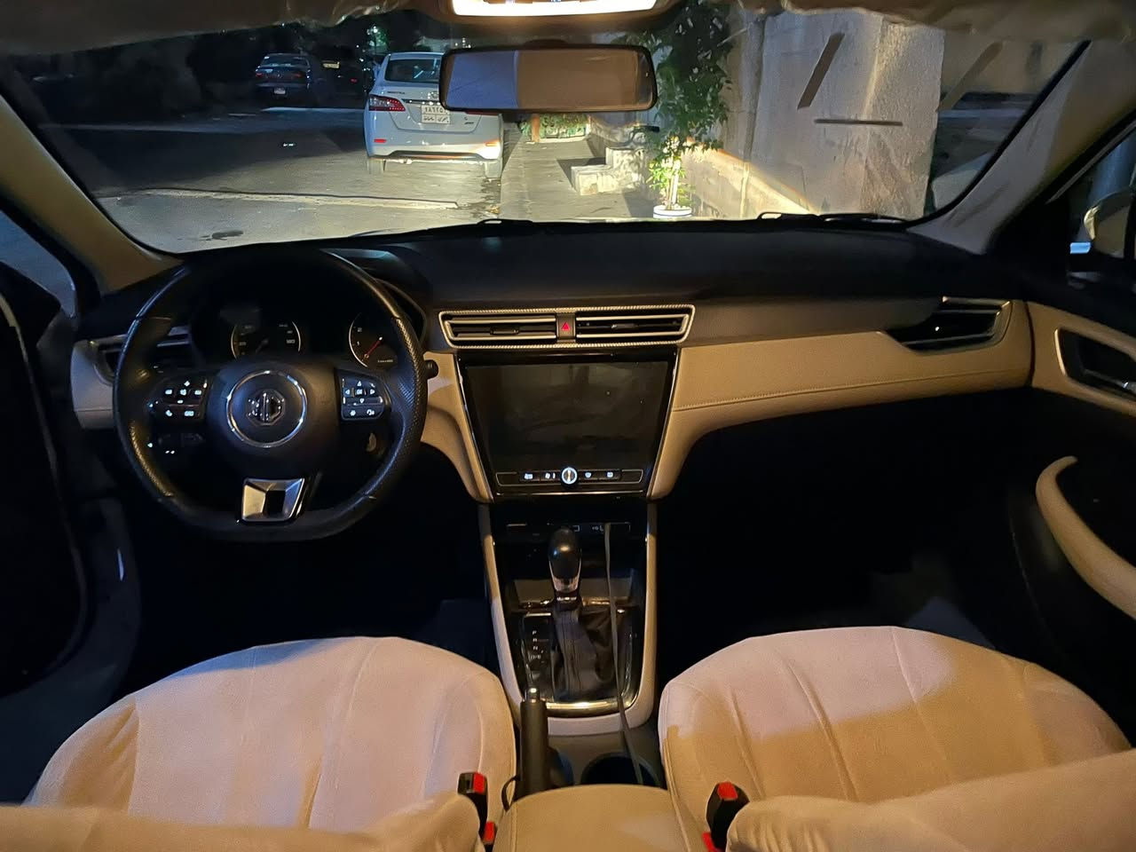 MG5 2025
ستاندارد پڵەس ٢٠٢٥
هیچی نیە سەیارەکە لۆکە 
تەنها ٢ شوختی هەیە
شاشە گەورە  کامێرا ڤۆلیۆم 
زەمان بوەو لە زەمان دەر کراوە 

***********
