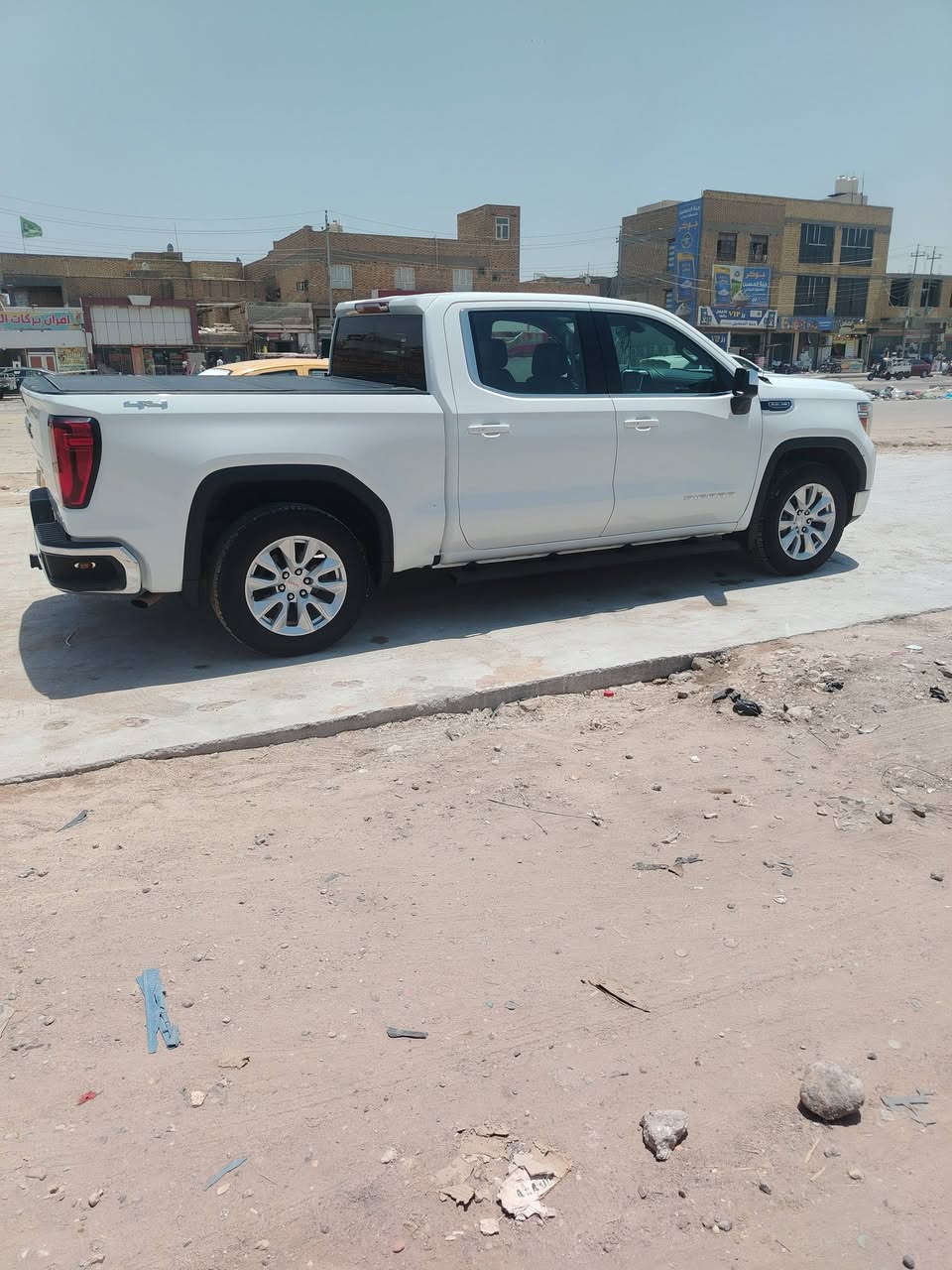 سلام عليكم
جمسي سيره موديل 22 سياره فول ماعده فتحه مابيهه دفع رباعي مكينه 8 سلندر
5 و 300 كير تعليك السياره جاهزه ماناصه برغي راعيهه بغداد مكان سياره ذي قار مركز المحافظه سعر 270 ستفسار اتصل ***********
غير متواجد عل فيس
