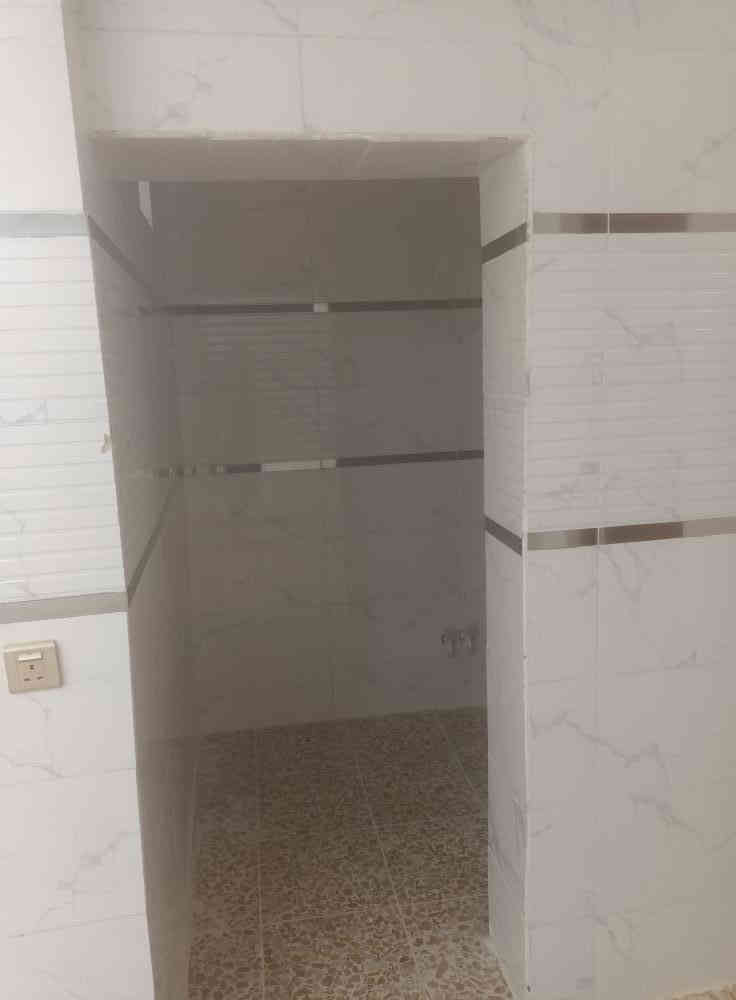 سلام عليكم مشتمل ١٠٠ م على ساحه بيت جديد كلش مناقص اي شي العنوان الحسينيه خدمات مصقط بل ١١ على ساحه الشويلات السعر اخاص او تصال وتدلل ***********
