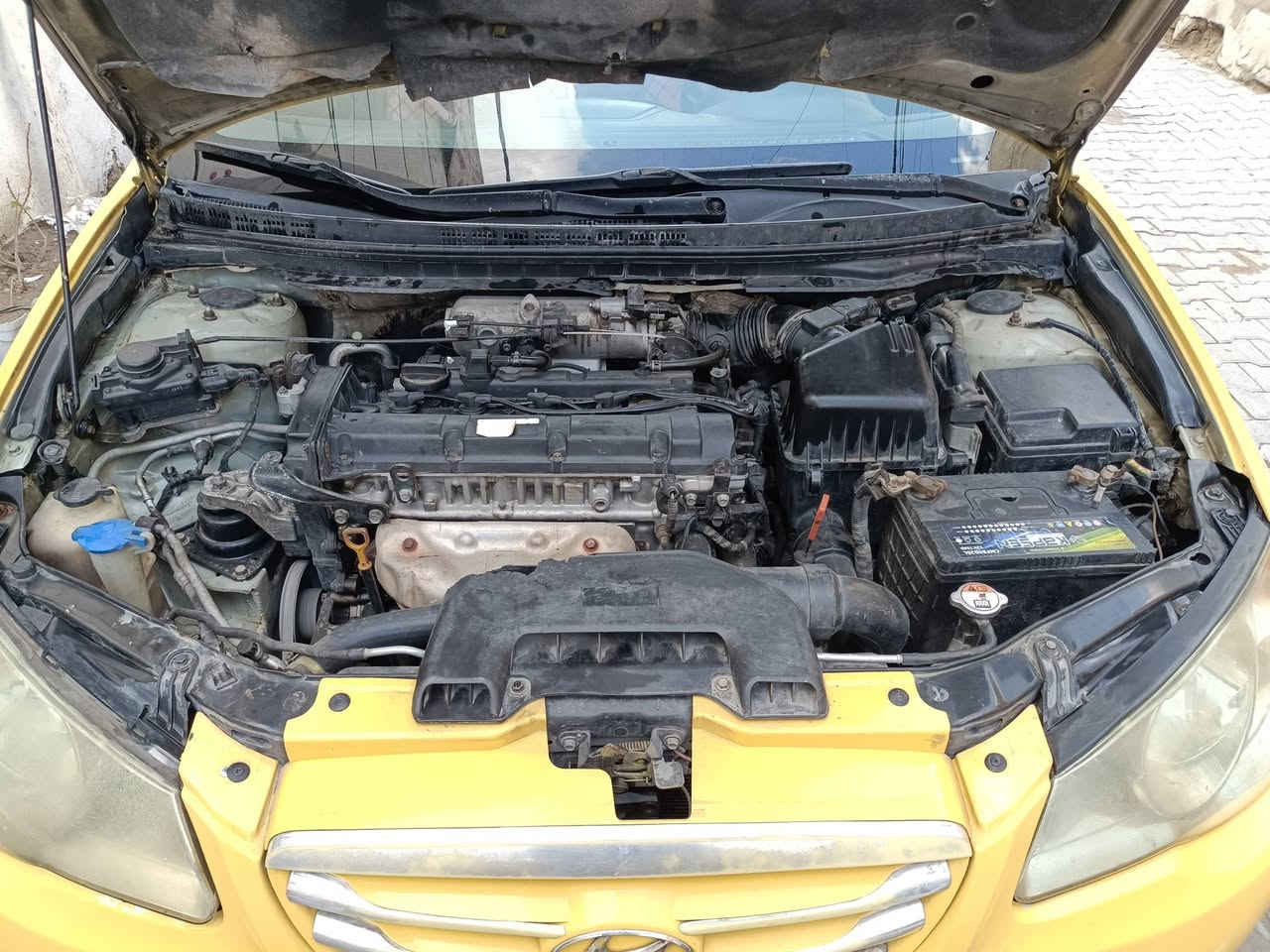 السلام عليكم __
النترا  2008  بغداد وارد امريكي 
حادثه جاملغ امامي الايمن واصله للغد 
مواصفات  فتحت سقف  وتحكم استيرن
السعر 82 وبيها مجاال السياره بسمي وجاهزه 
للأتصال  ***********
