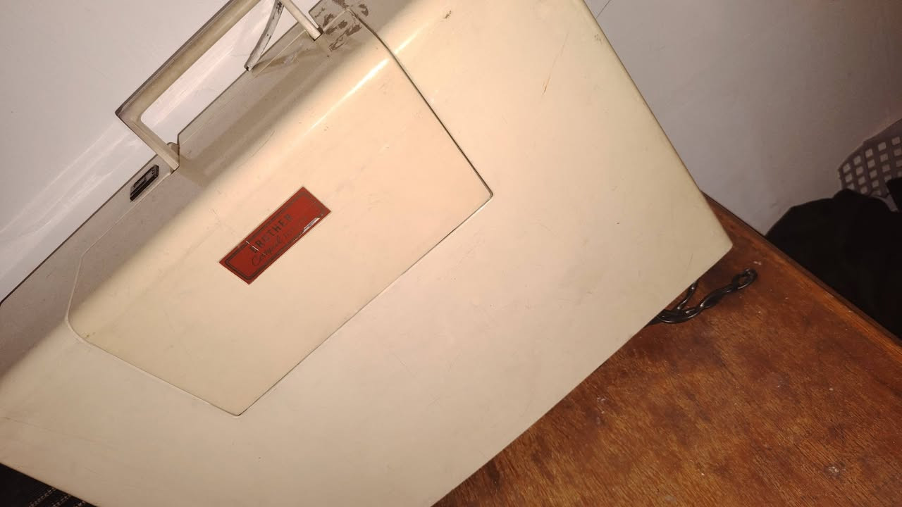 السلام عليكم بنات مكينه جديده مستعمله قليل ياباني اخياط وتطريز
البيع والله ماخذته ب120 اريده 90


**إذا كنت صاحب هذا الإعلان وتريد حذفه لأي سبب، رجاءا أرسل رسالة إلى الدعم الفني**